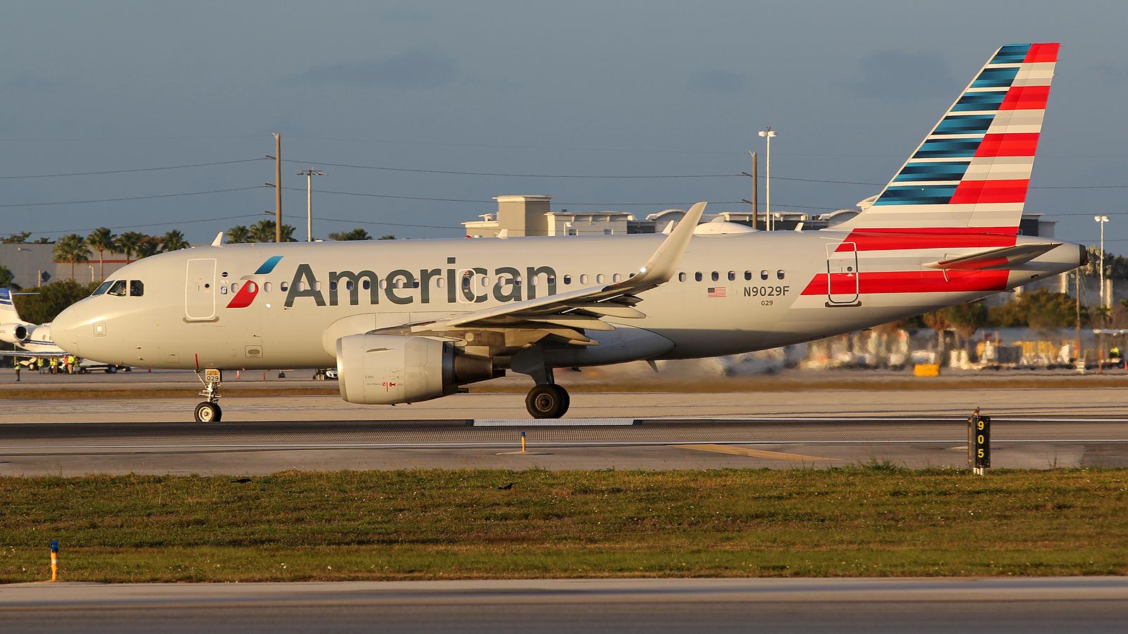 N9029F @ KMIA - at mia - by Ronald