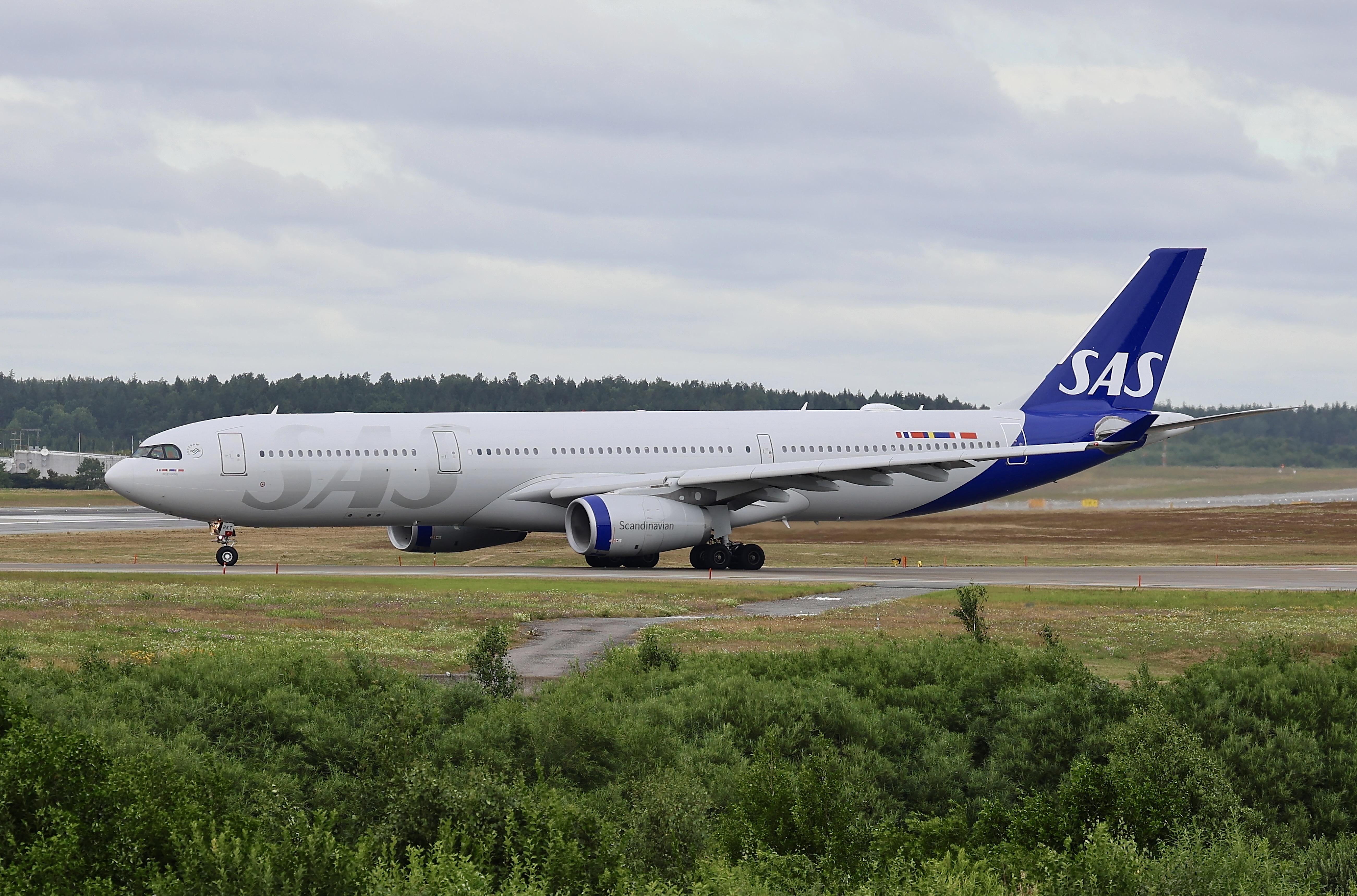 LN-RKT photo, click to enlarge