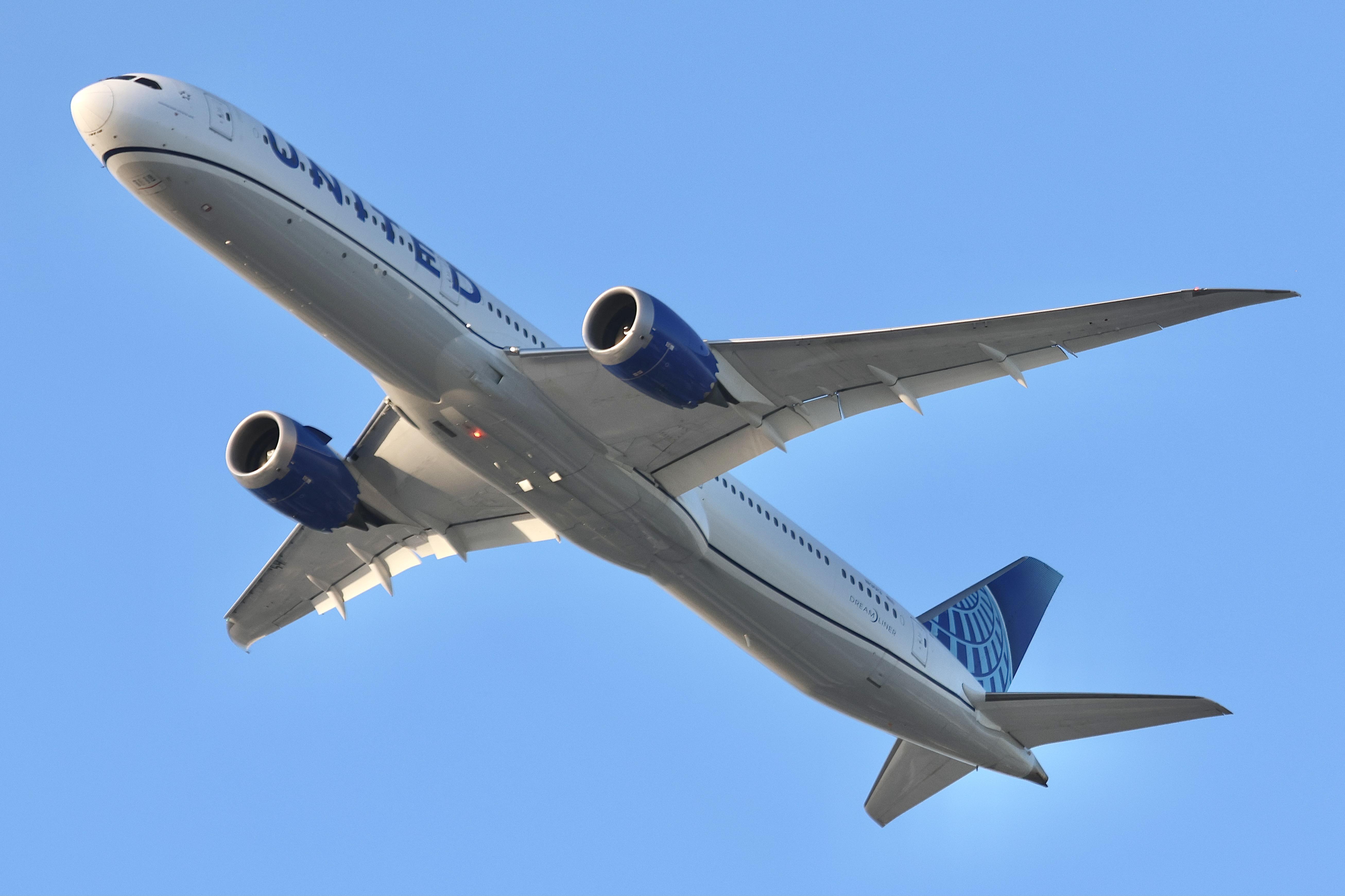 N13013 @ KORD - B78X United Airlines BOEING 787-10 Dreamliner N13013 departing 28R KORD. - by MarkKalfas