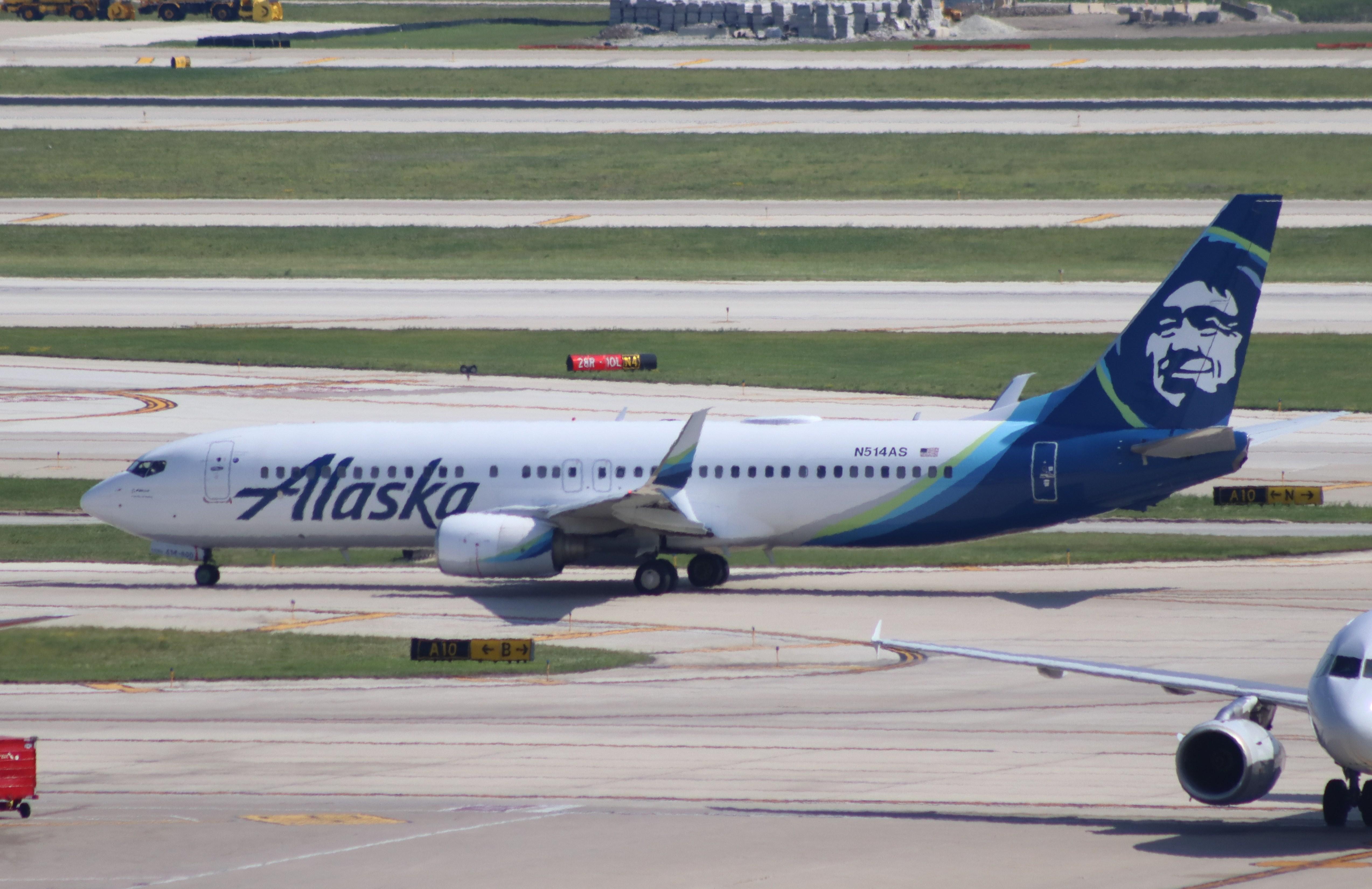 N514AS @ KORD - Boeing 737-890 - by MarkPasqualino