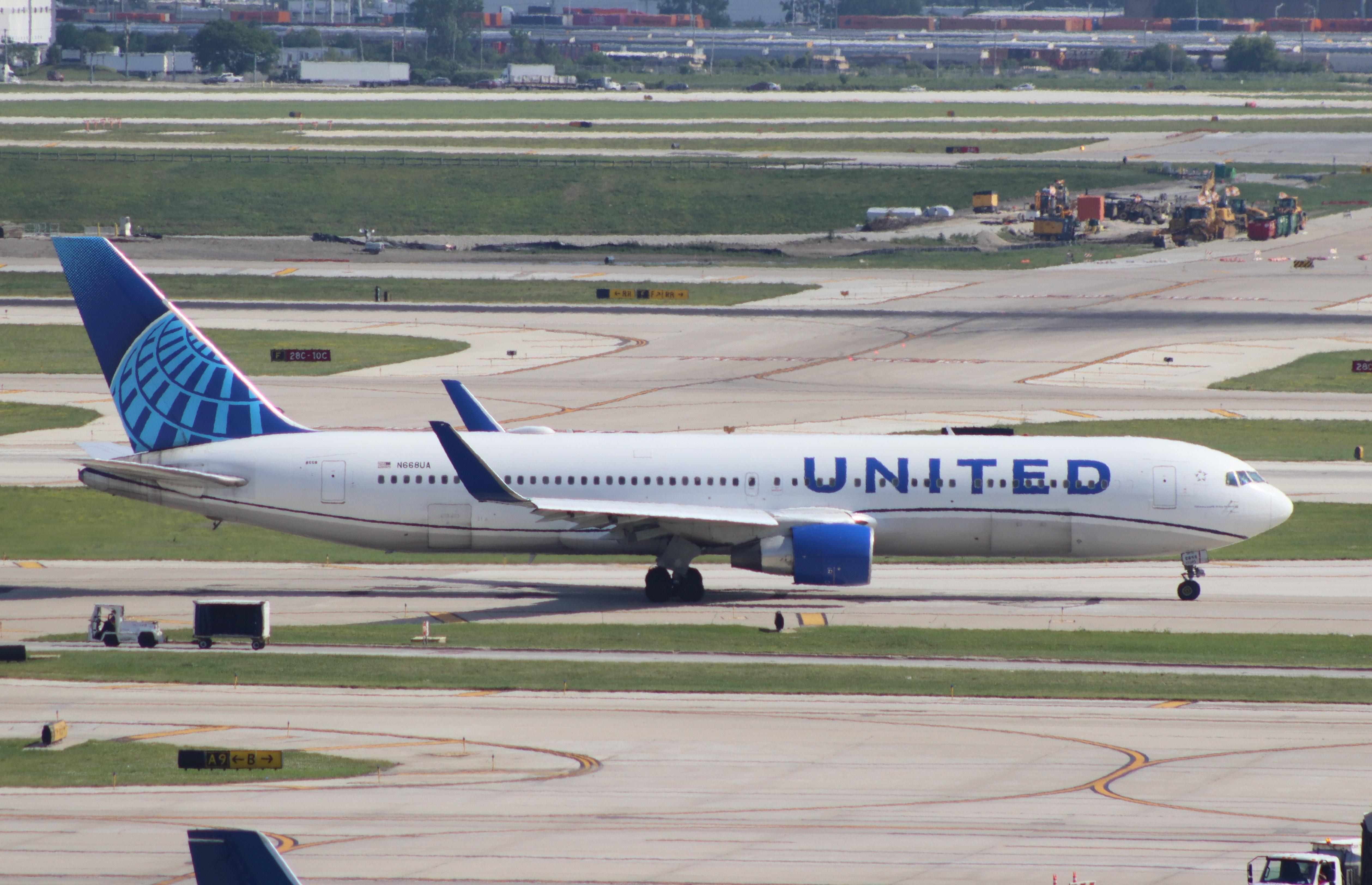N668UA photo, click to enlarge