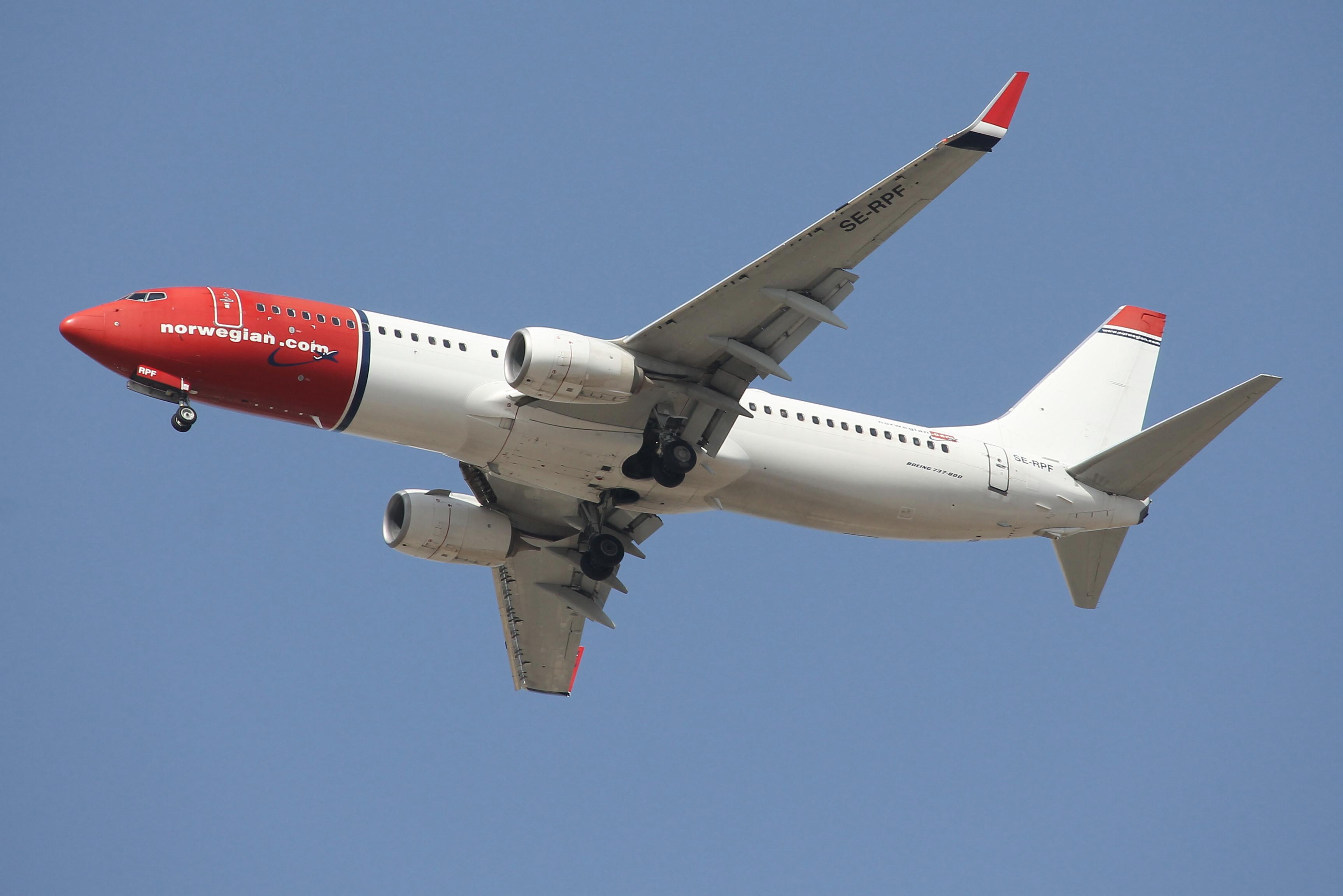 SE-RPF @ LMML - Boeing 737-8JP reg SE-RPF of Norwegian Air Shuttle on approach for RW13 landing in Malta. - by raymond