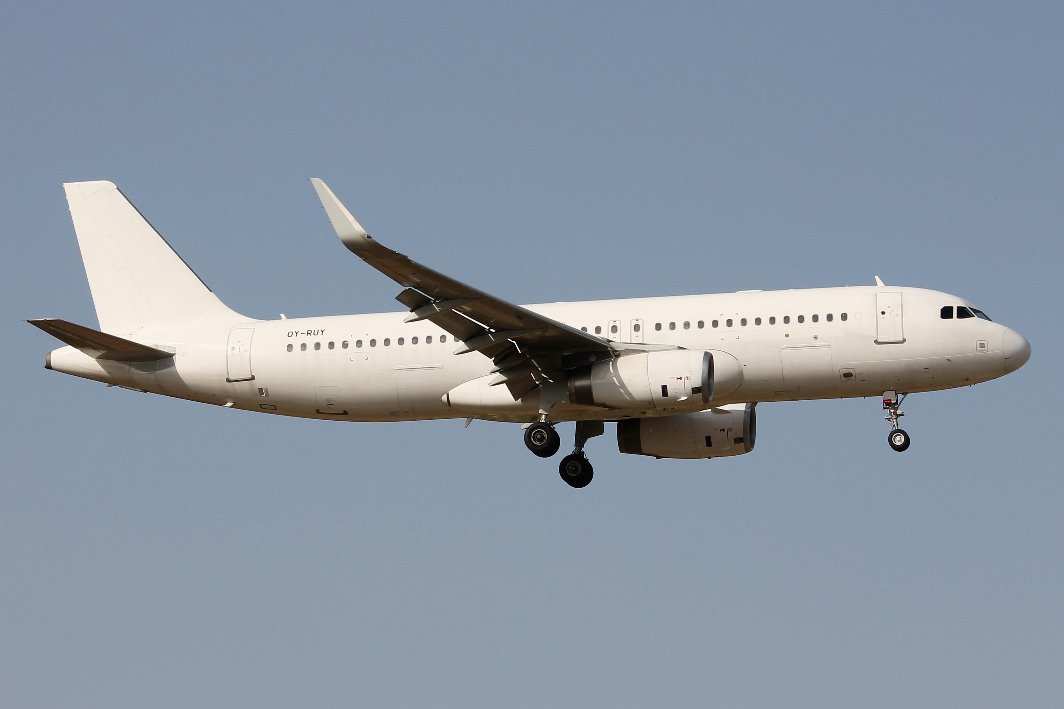 OY-RUY @ LMML - Danish Air Transport (DAT) Airbus A320-232 reg OY-RUY approaching RW31 at MLA. - by raymond