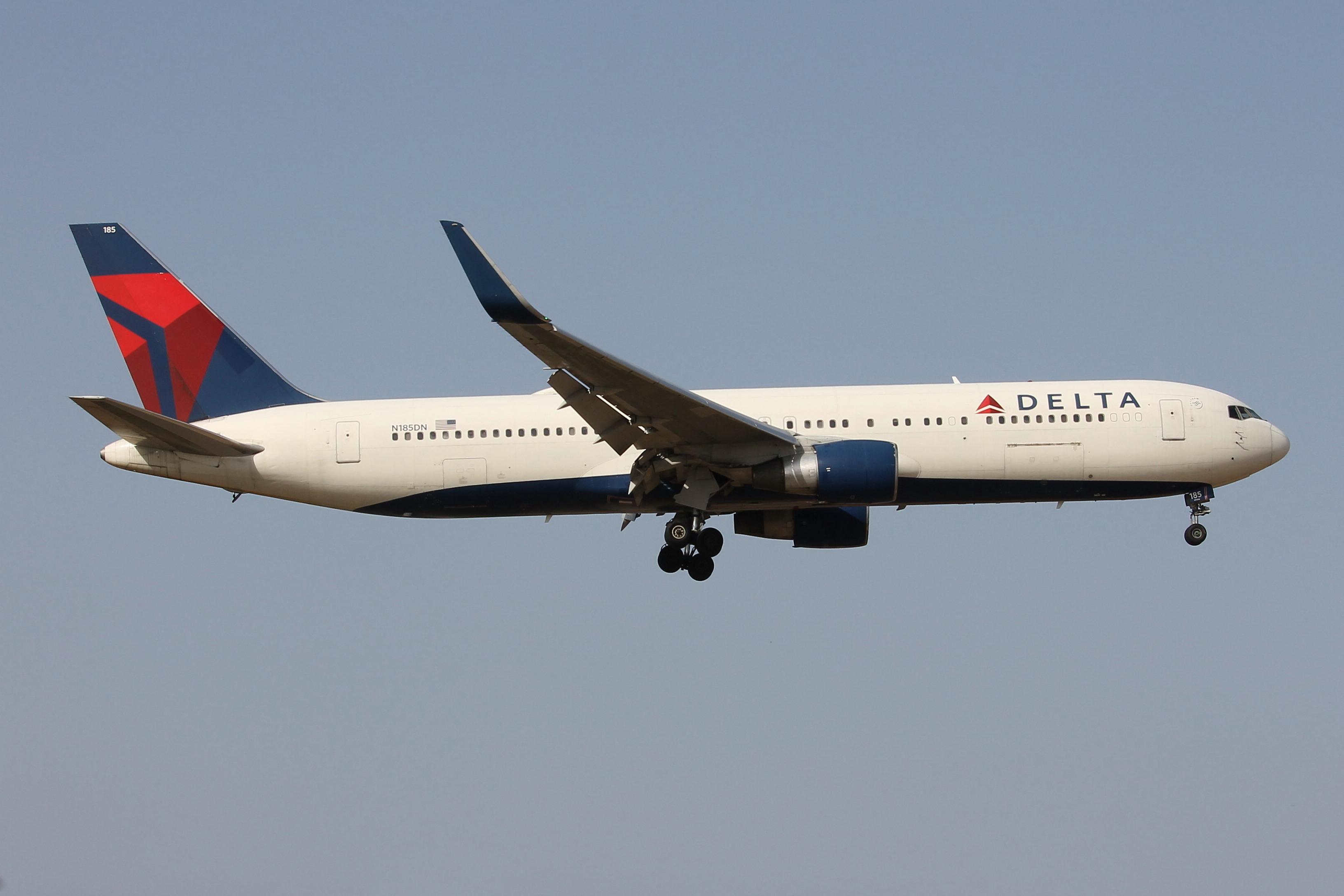 N185DN @ LMML - Boeing 767-332 reg N185DN of Delta Air Lines landing in Malta RW31 from JFK. - by raymond