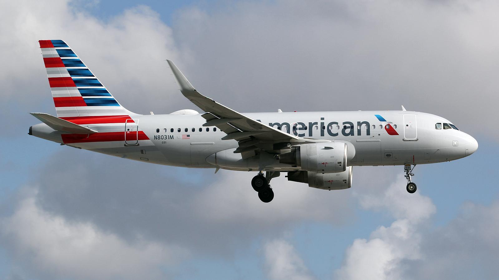 N8031M @ KMIA - at mia - by Ronald