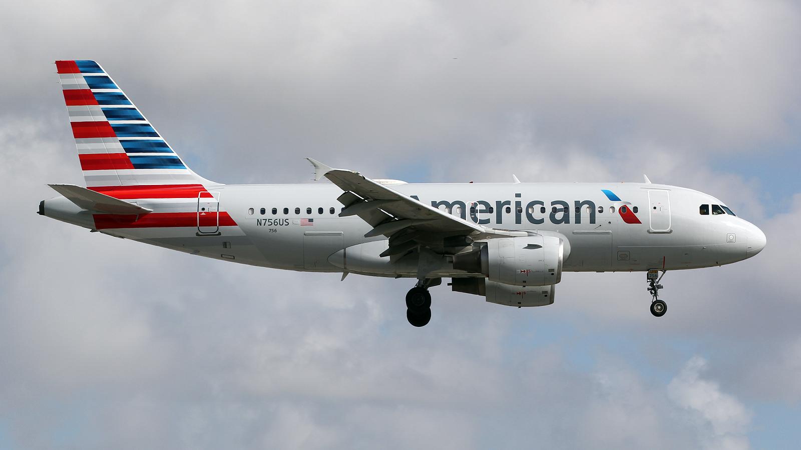 N756US @ KMIA - at mia - by Ronald