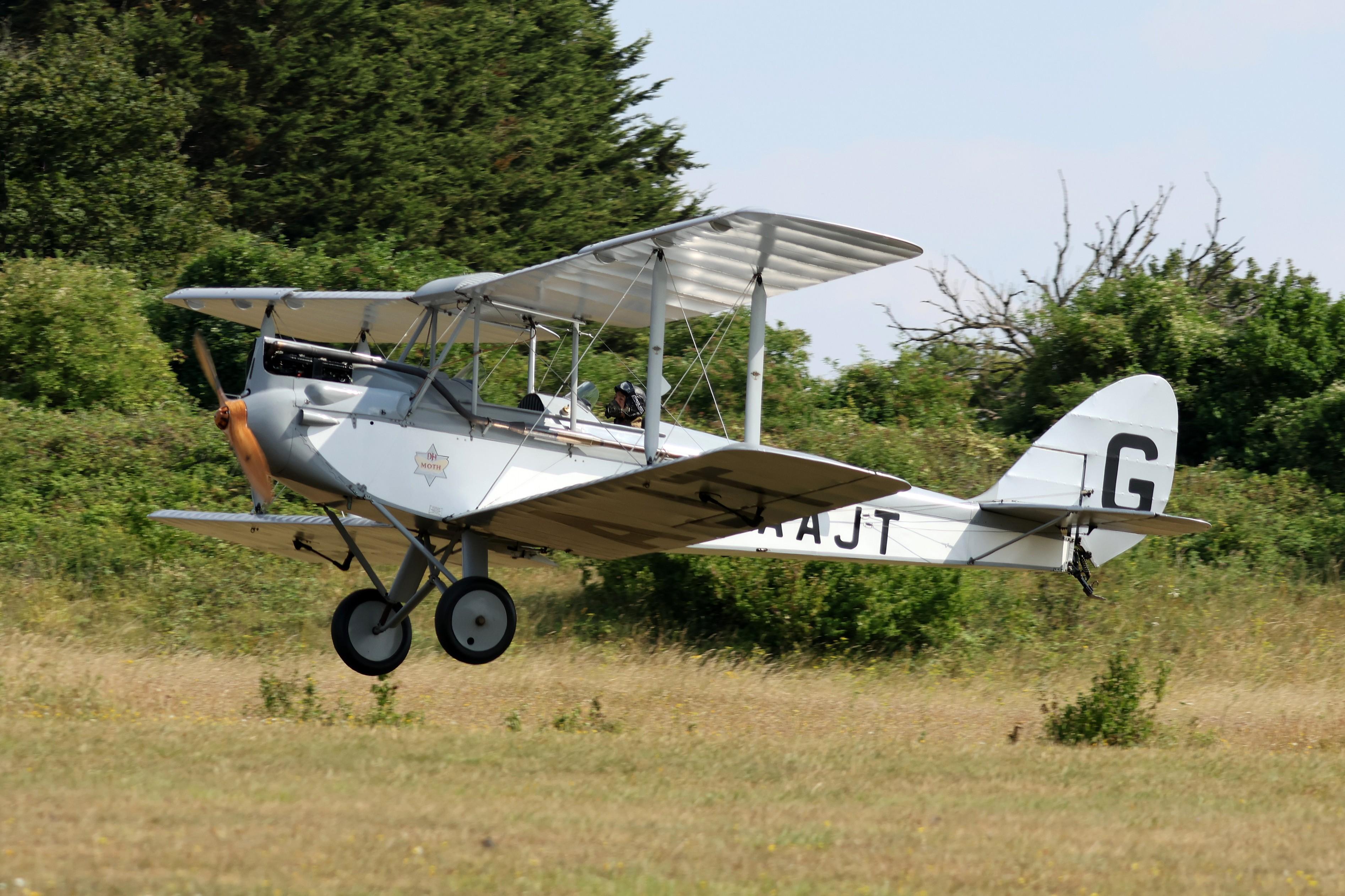 G-AAJT photo, click to enlarge
