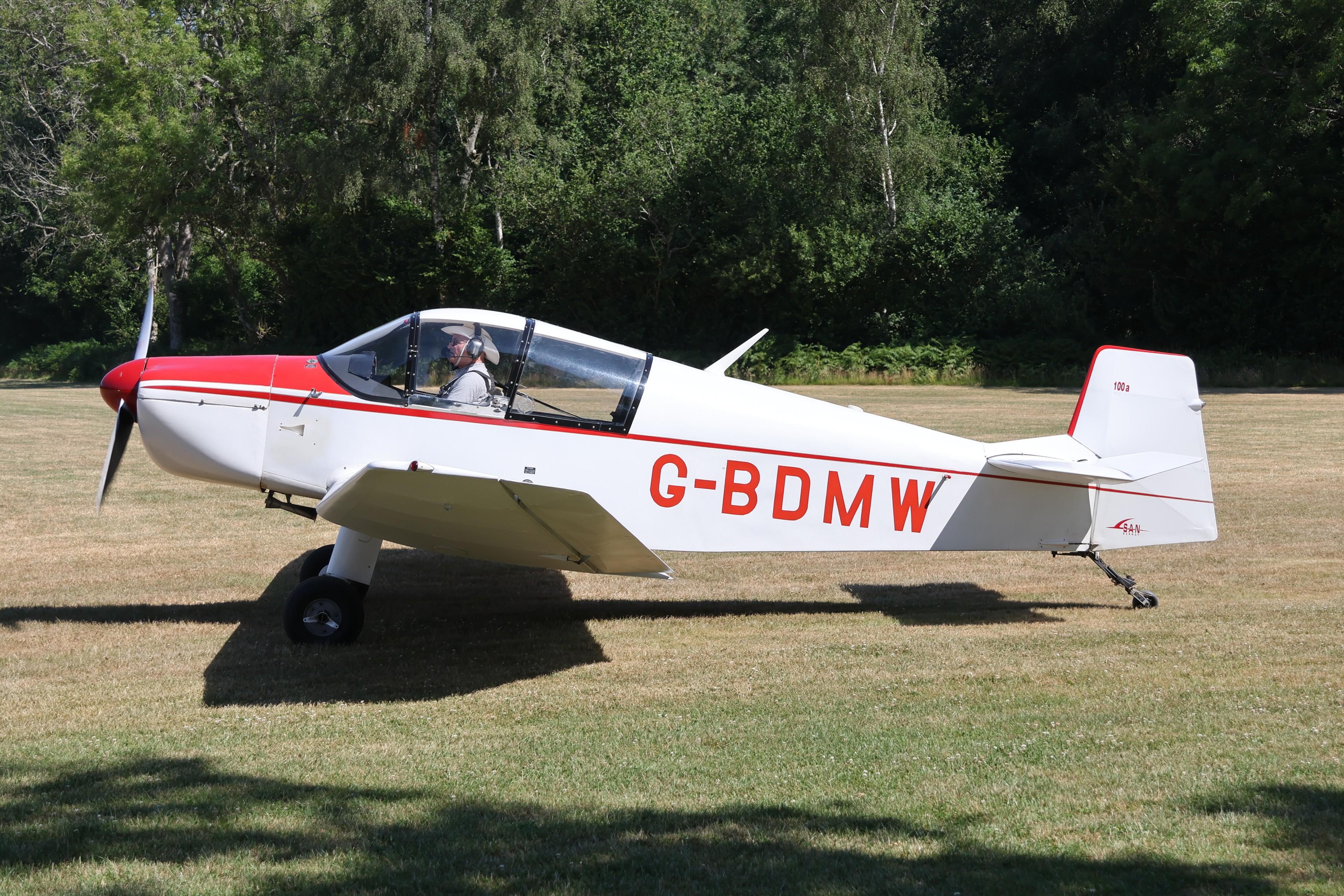 G-BDMW photo, click to enlarge