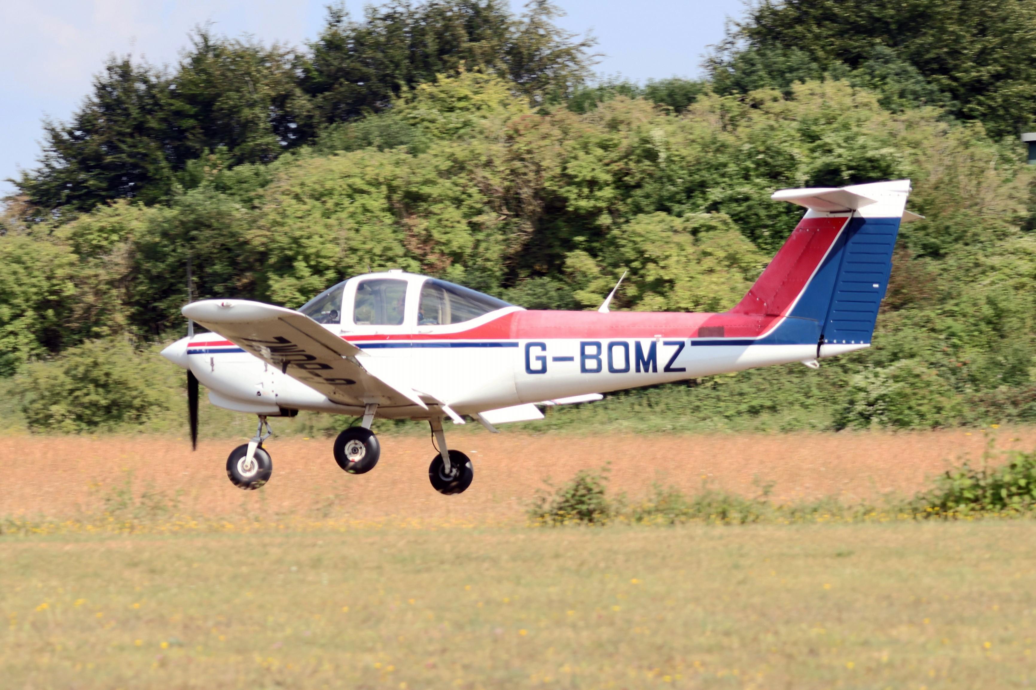 G-BOMZ photo, click to enlarge