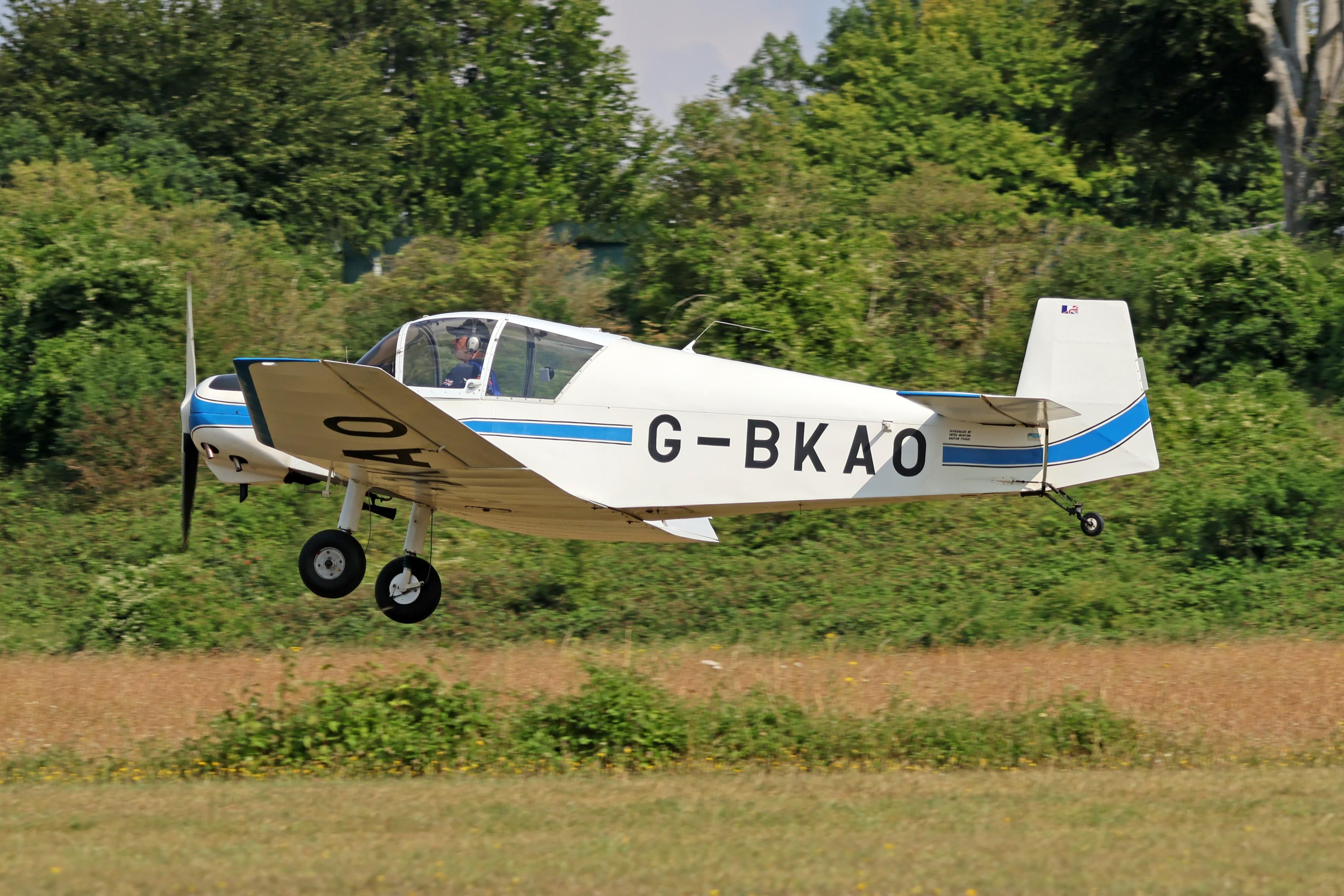 G-BKAO photo, click to enlarge
