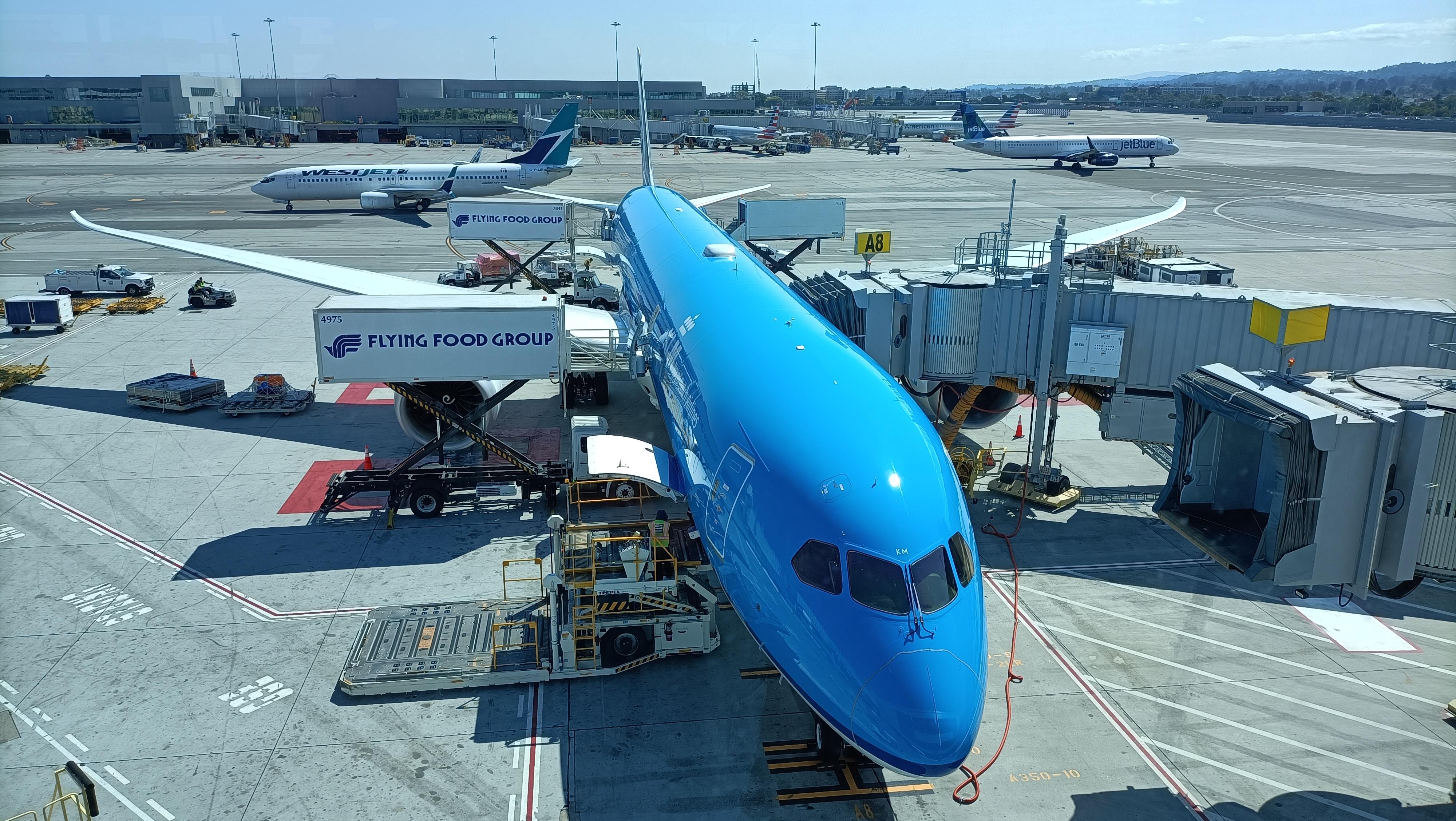 PH-BKM @ SFO - 2023 - by Olivier Cortot
