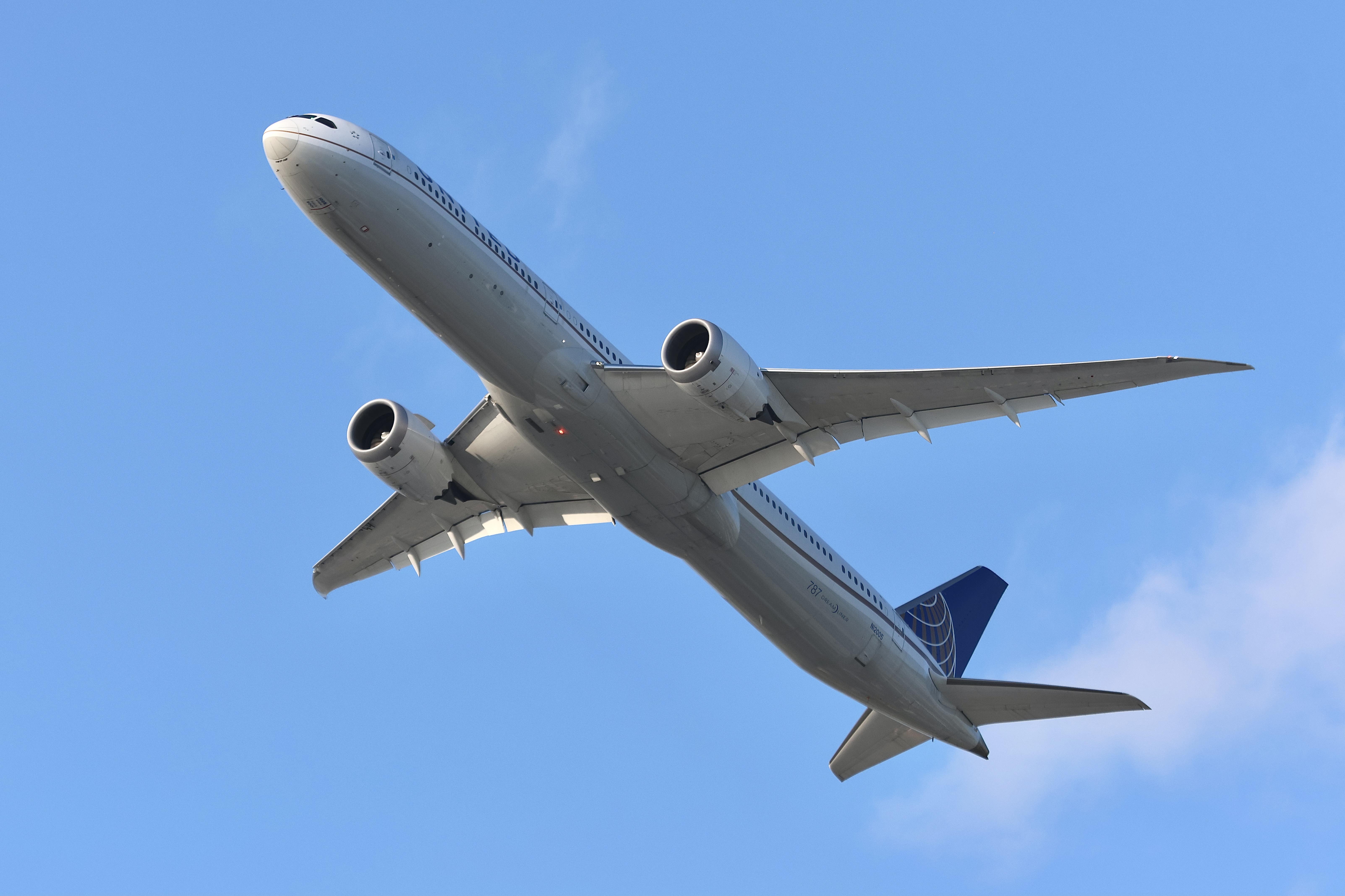 N12005 @ KORD - B78X United Airlines Boeing 787-10 Dreamliner, N12002 departing 28R KORD - by MarkKalfas