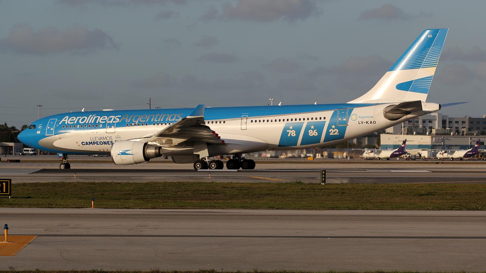LV-KAO @ KMIA - at mia - by Ronald