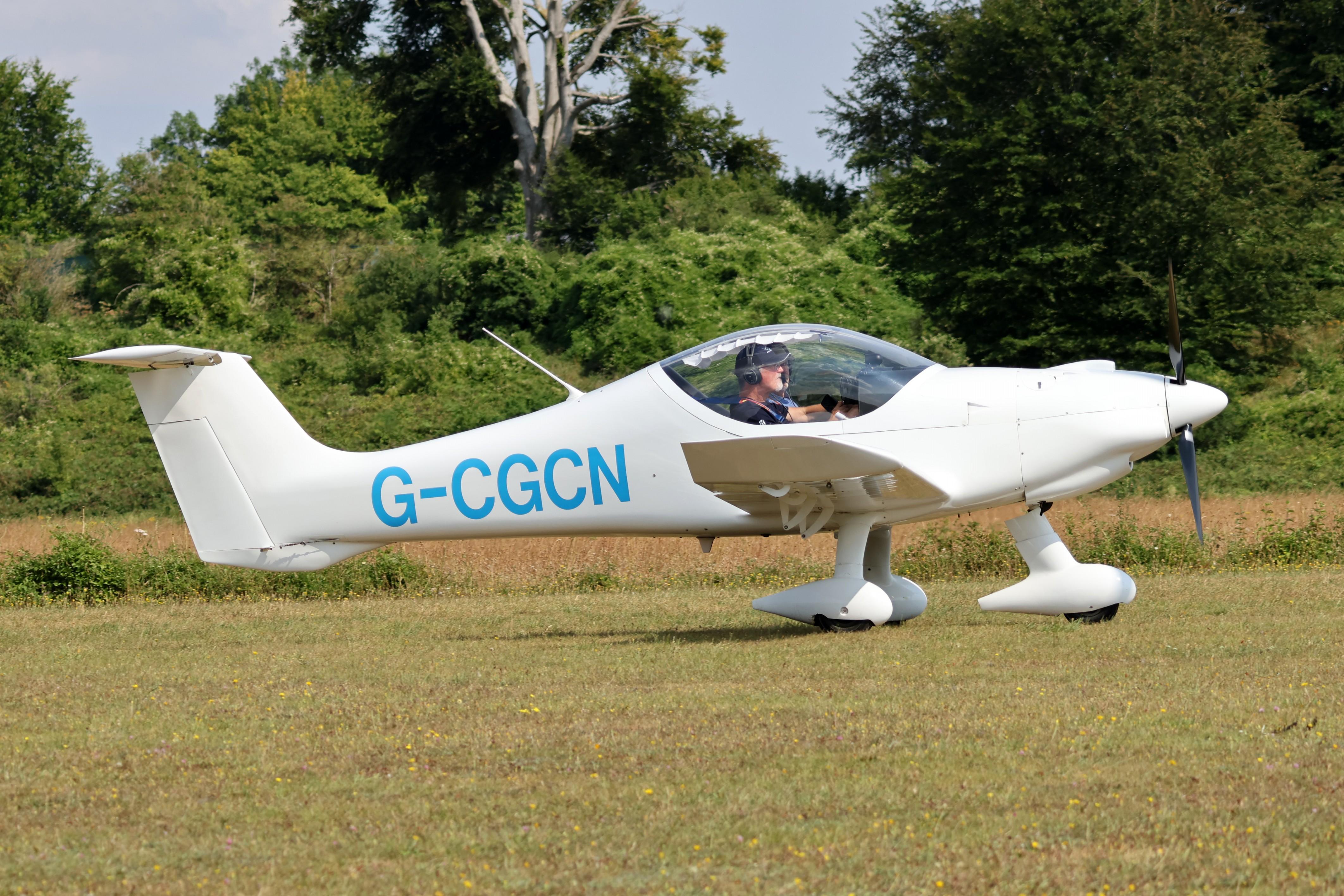 G-CGCN @ EGHP - G-CGCN 2009 MCR-01 Club Popham Fly In 16.07.26 (1).jpg
 - by PhilR
