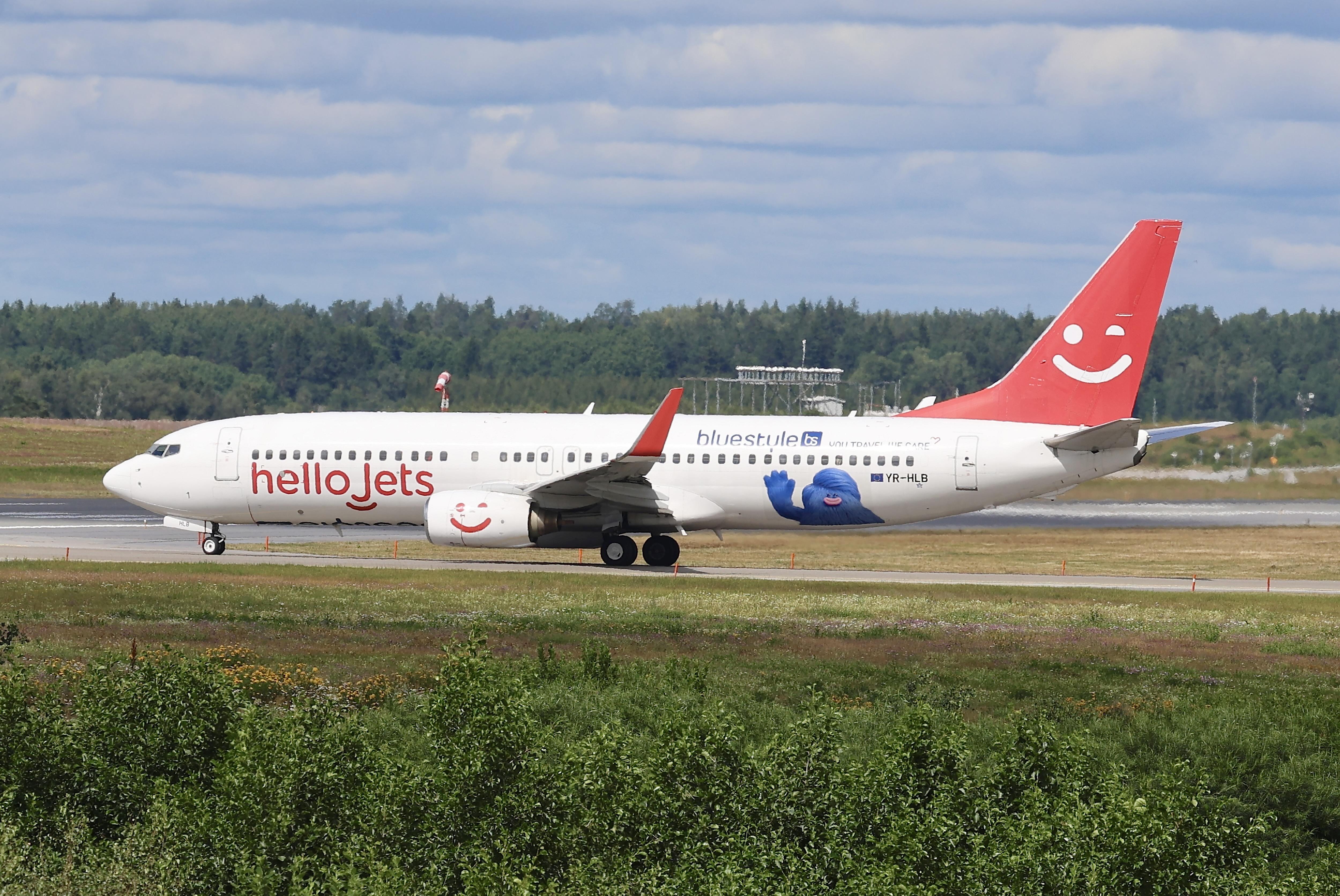 YR-HLB @ ESSA - Rwy 01L - by wijken