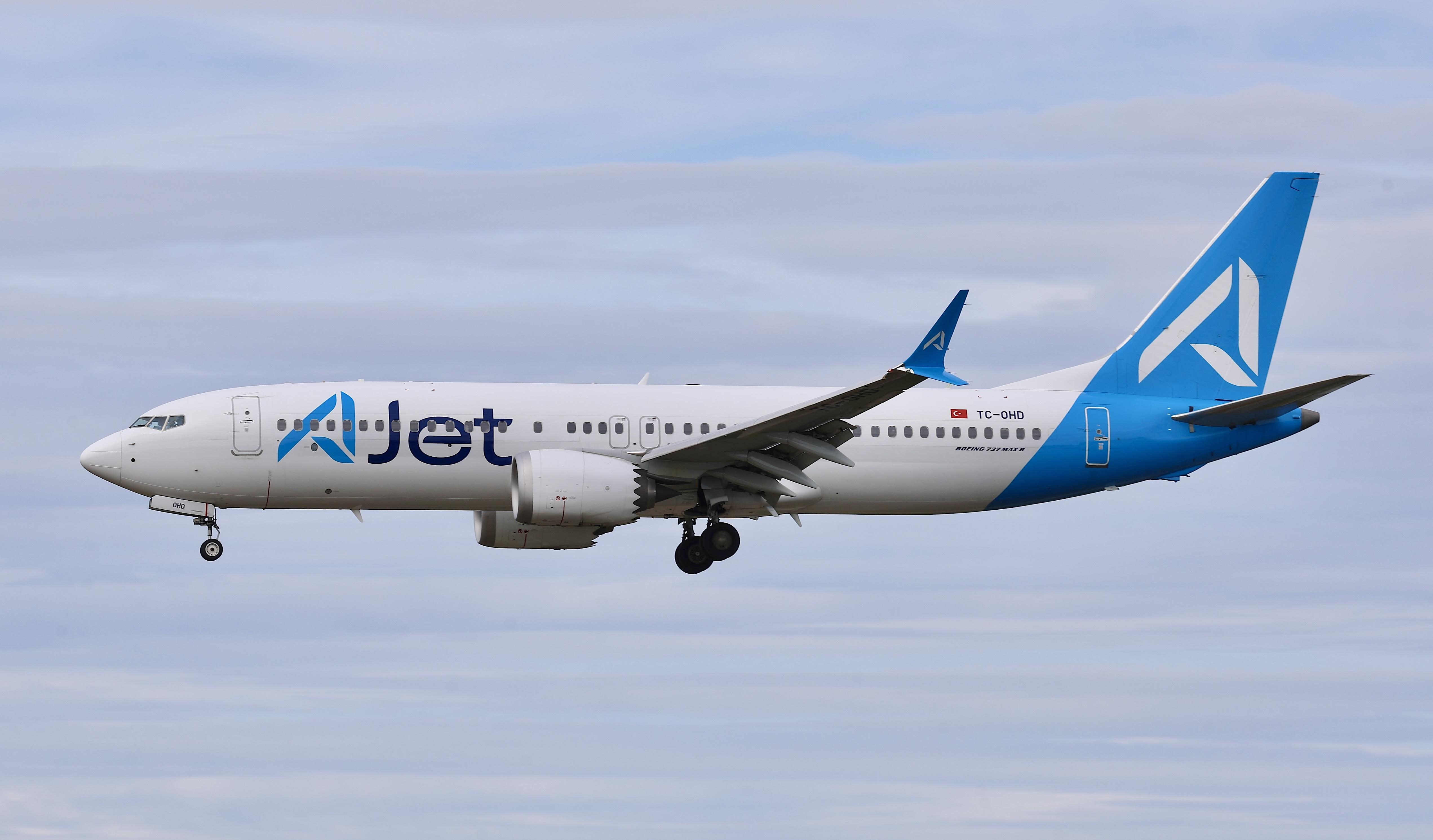 TC-OHD @ ESSA - Rwy 19L - by wijken
