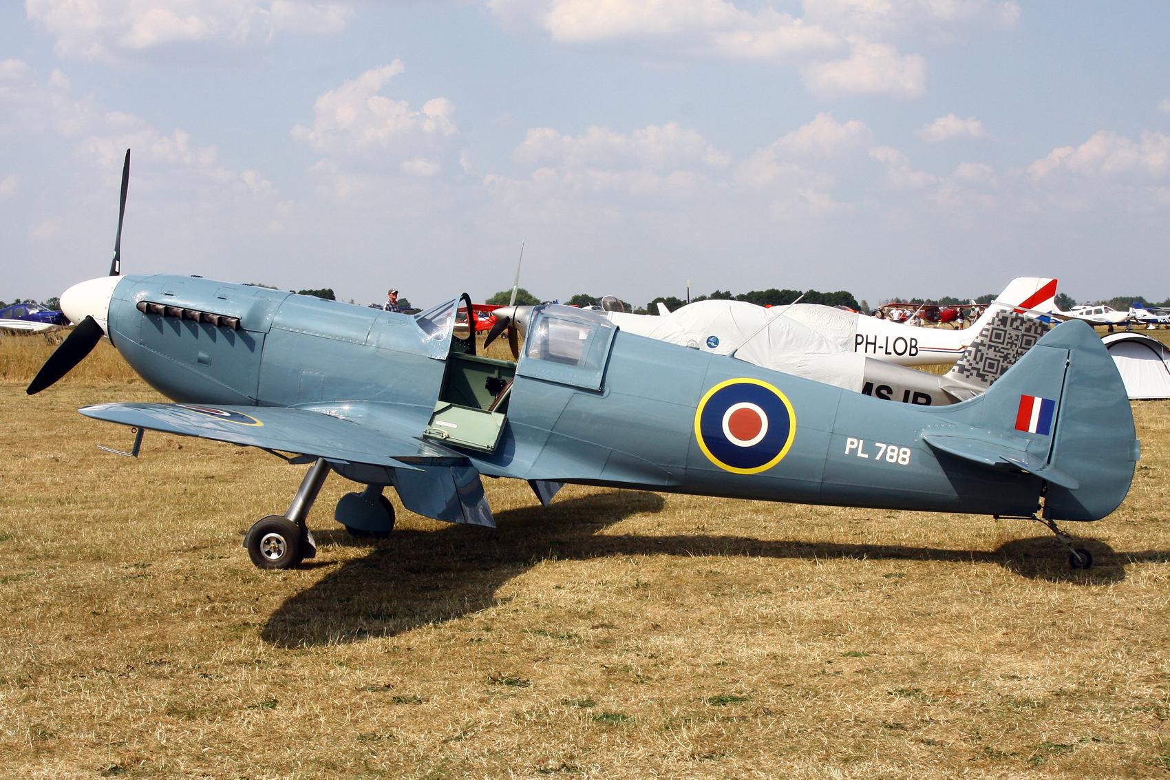 G-CIEN photo, click to enlarge