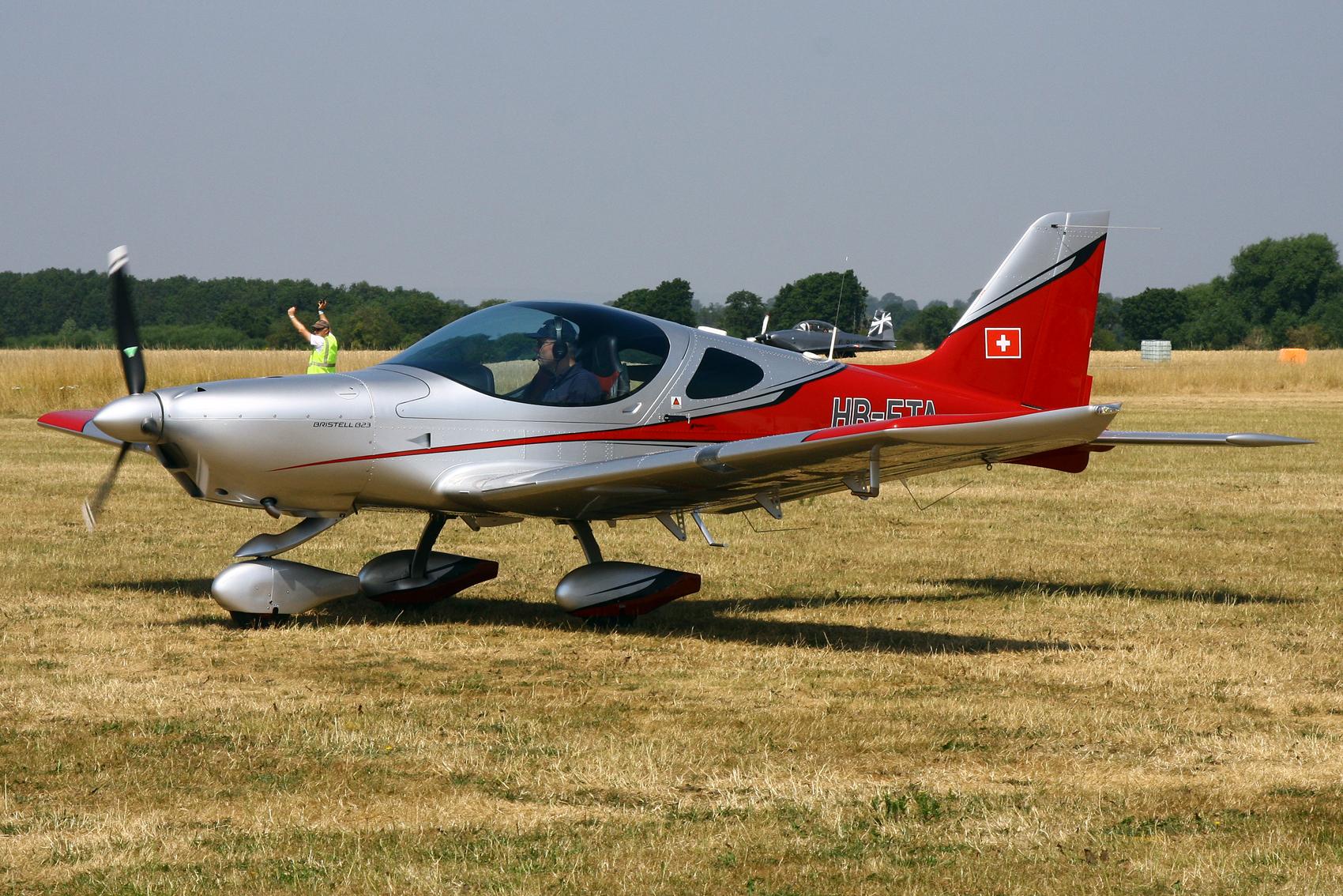 HB-ETA photo, click to enlarge