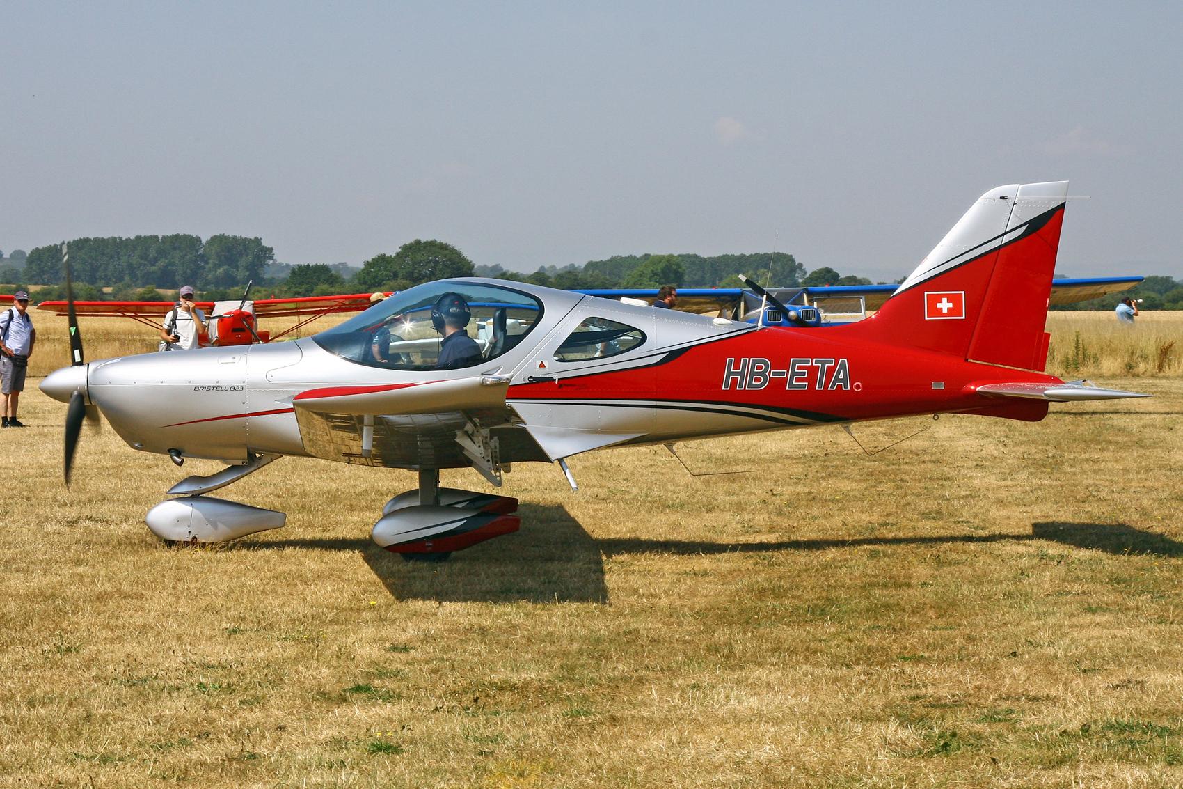 HB-ETA photo, click to enlarge
