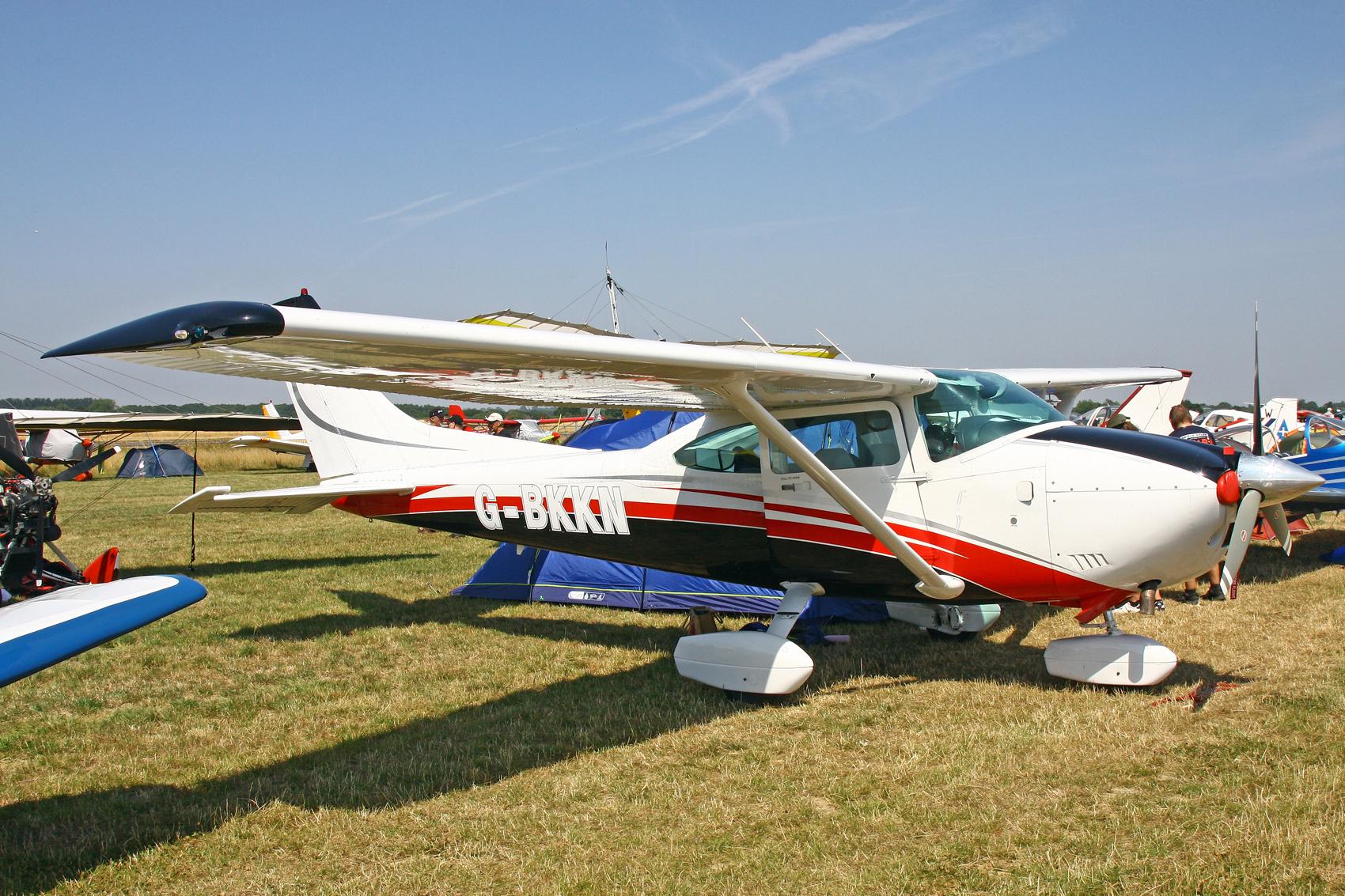 G-BKKN photo, click to enlarge
