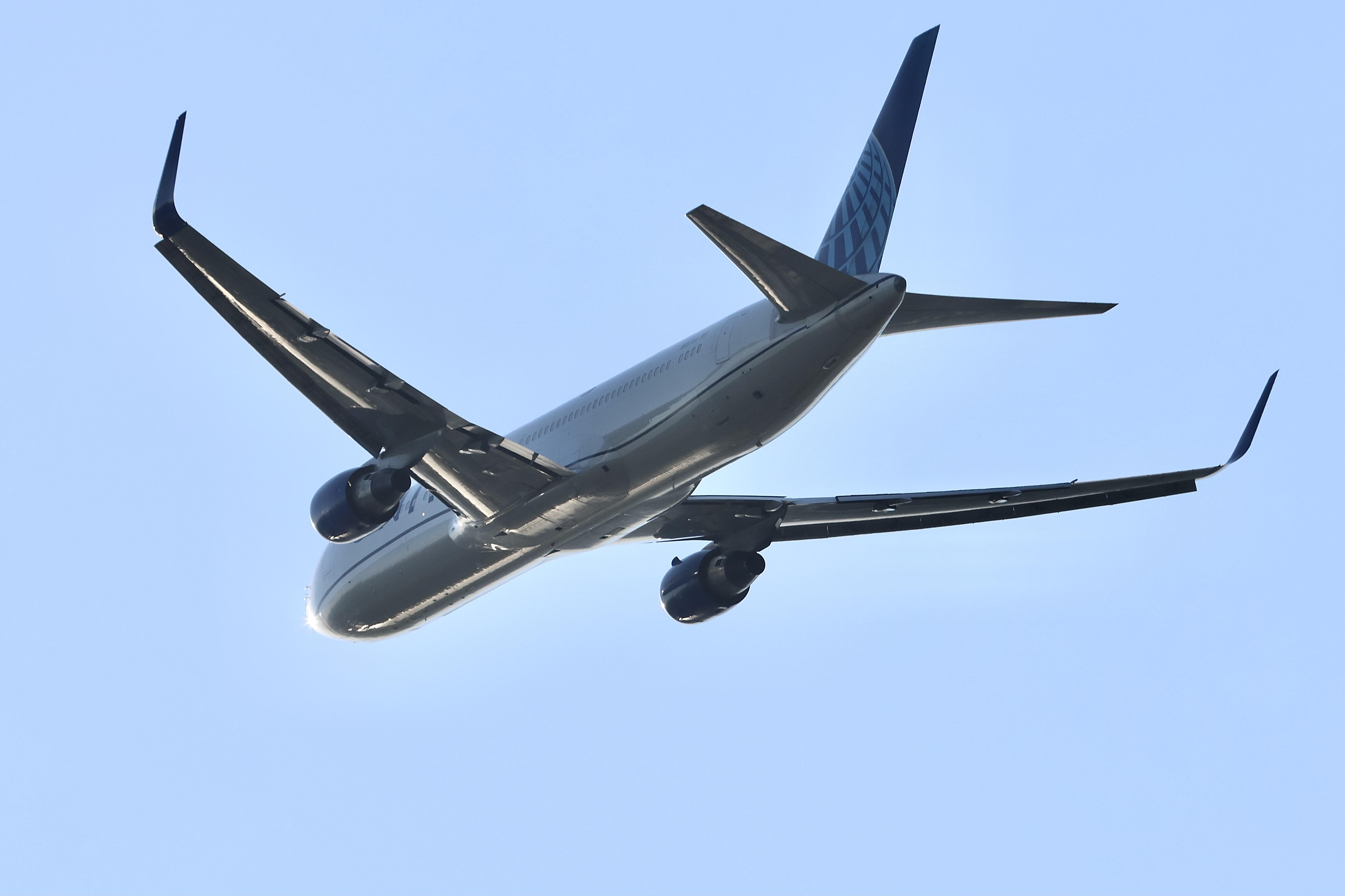 N657UA photo, click to enlarge