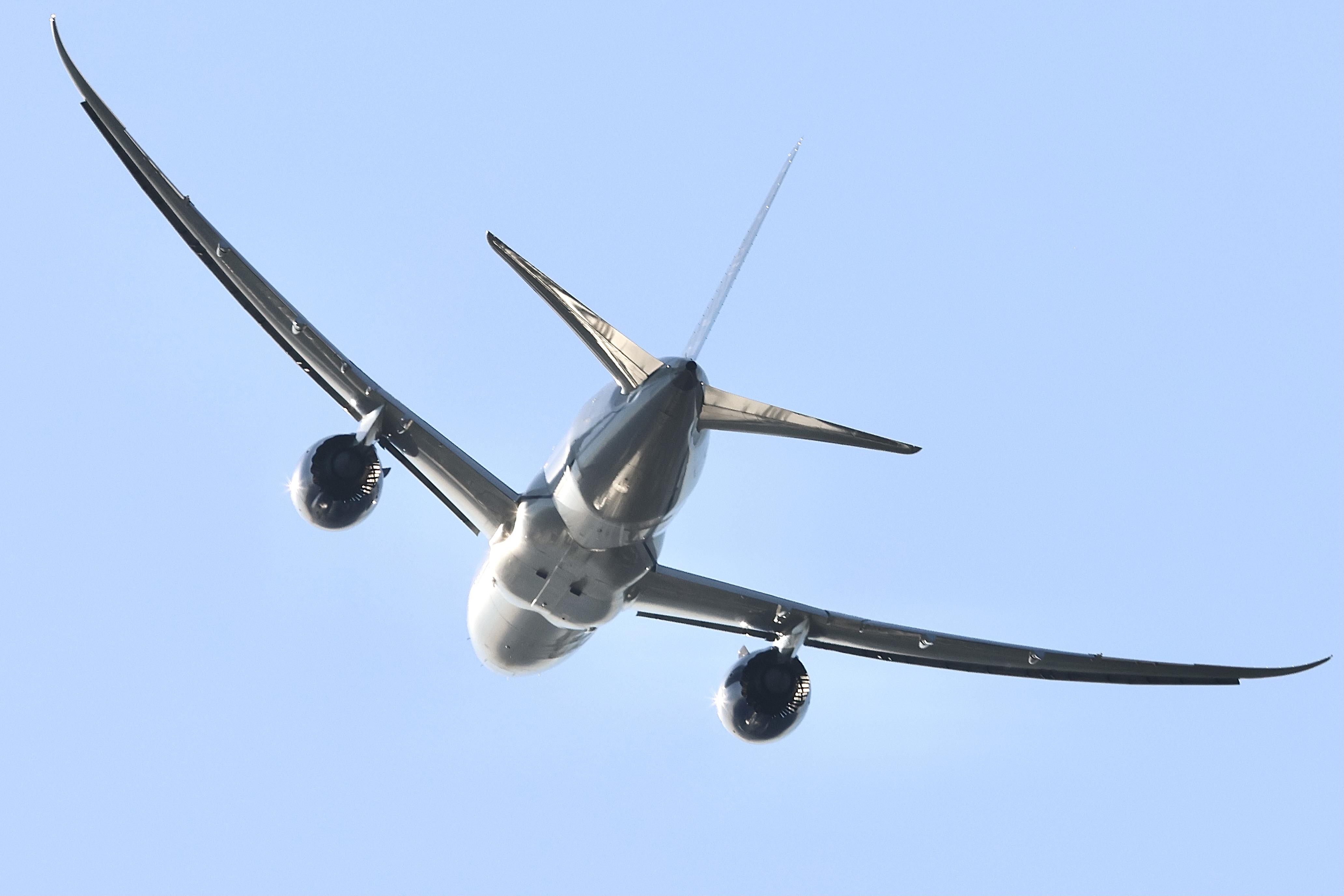 N27903 @ KORD - B788 United Boeing 787-8 Dreamliner N27903 departing 28R KORD - by MarkKalfas
