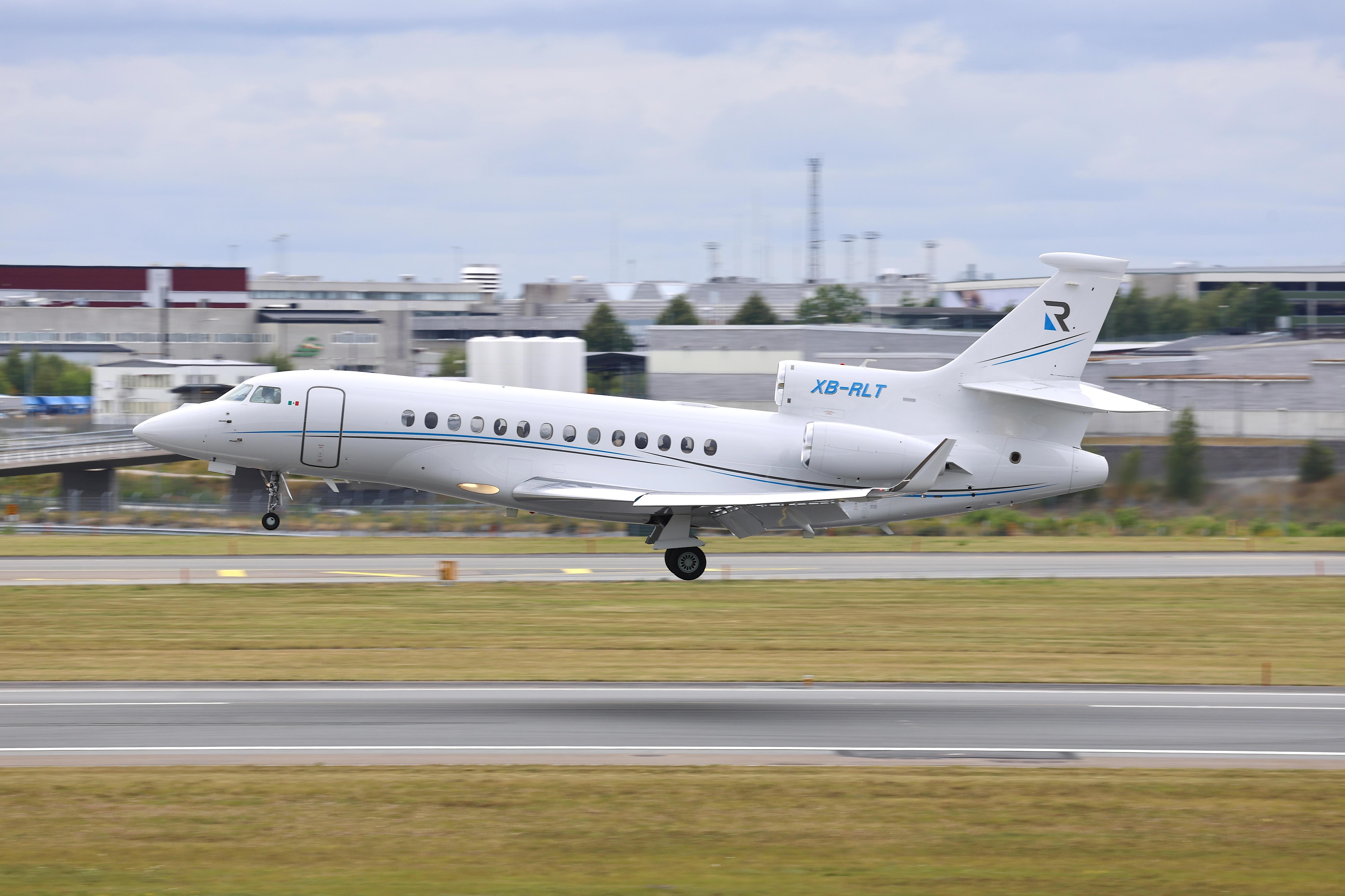 XB-RLT @ ESSA - Rwy 19L - by wijken