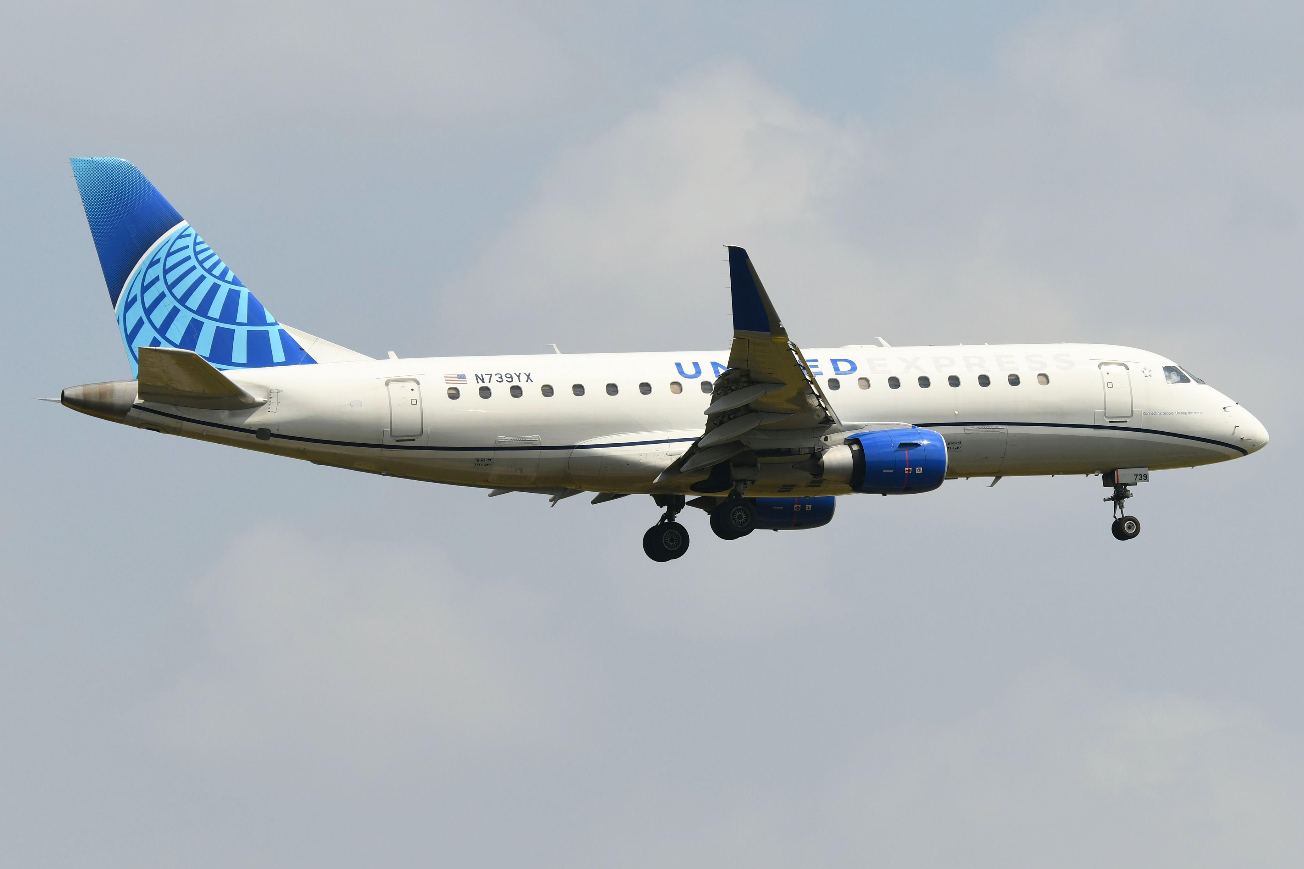 Aircraft N739YX, Arrival of United Express ERJ175, at KMKE, photo by FerryPNL