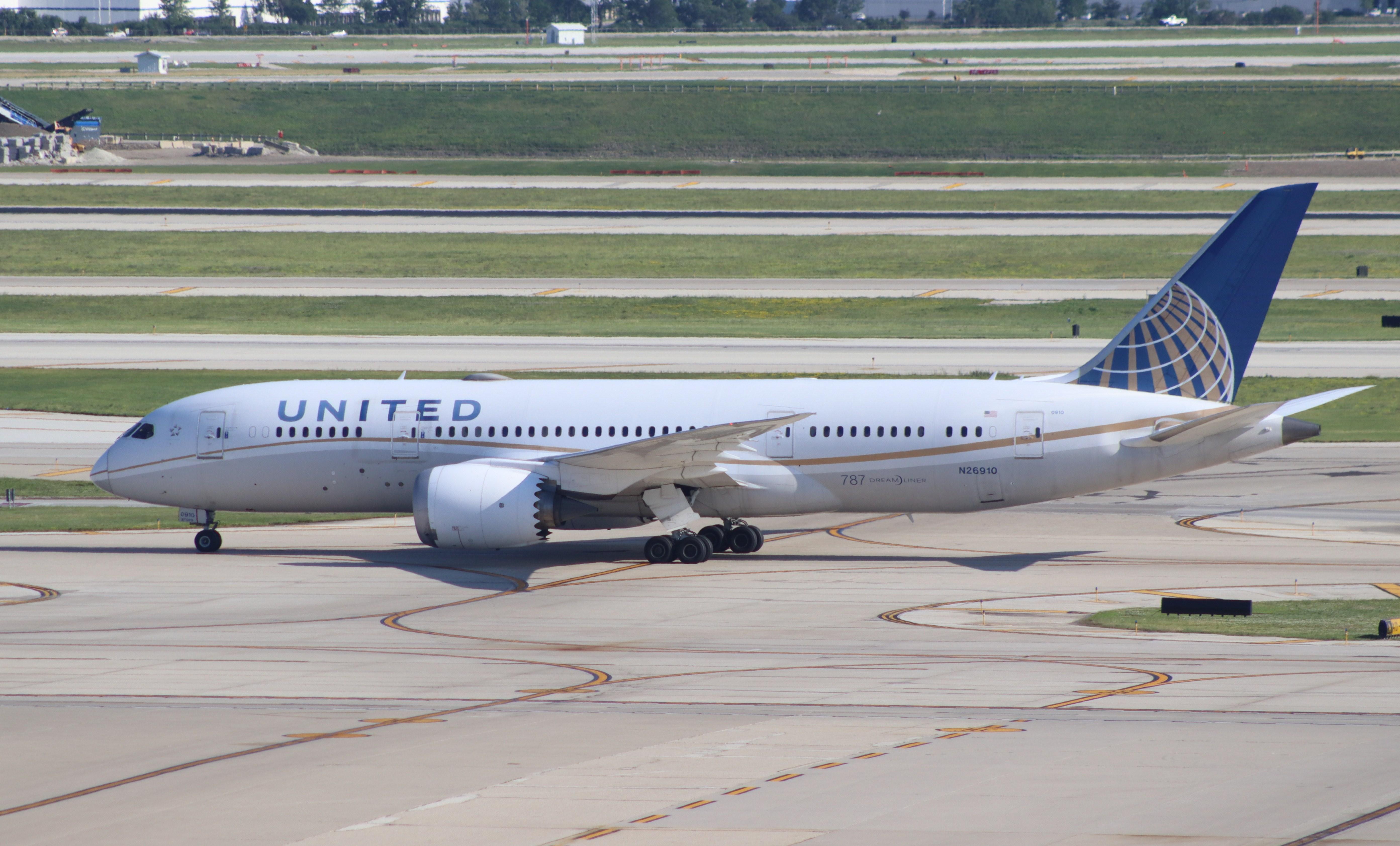 Aircraft N26910, Boeing 787-8 Dreamliner, at KORD, photo by MarkPasqualino