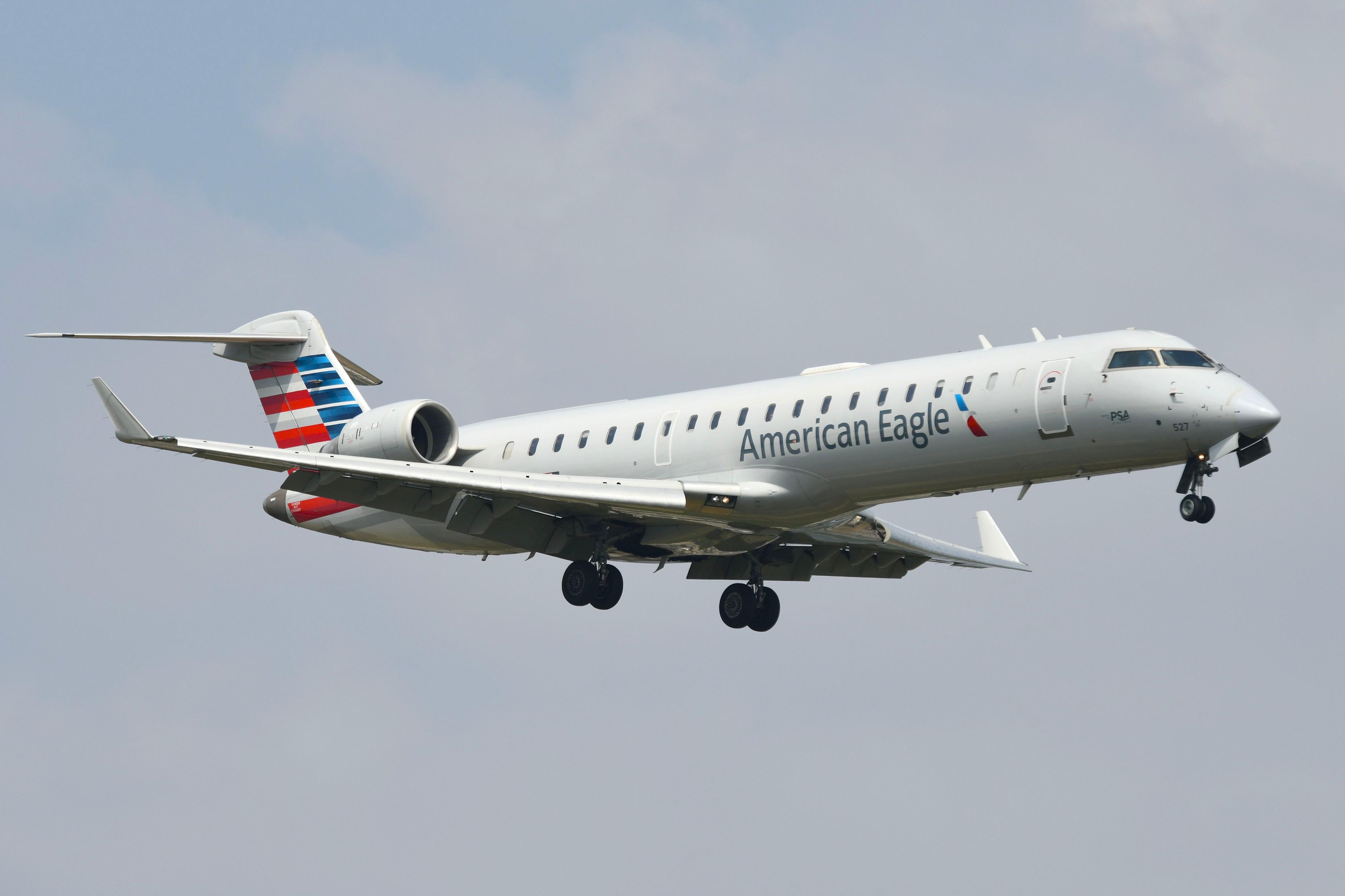 N527EA @ KMKE - CL700 of American Eagle - by FerryPNL