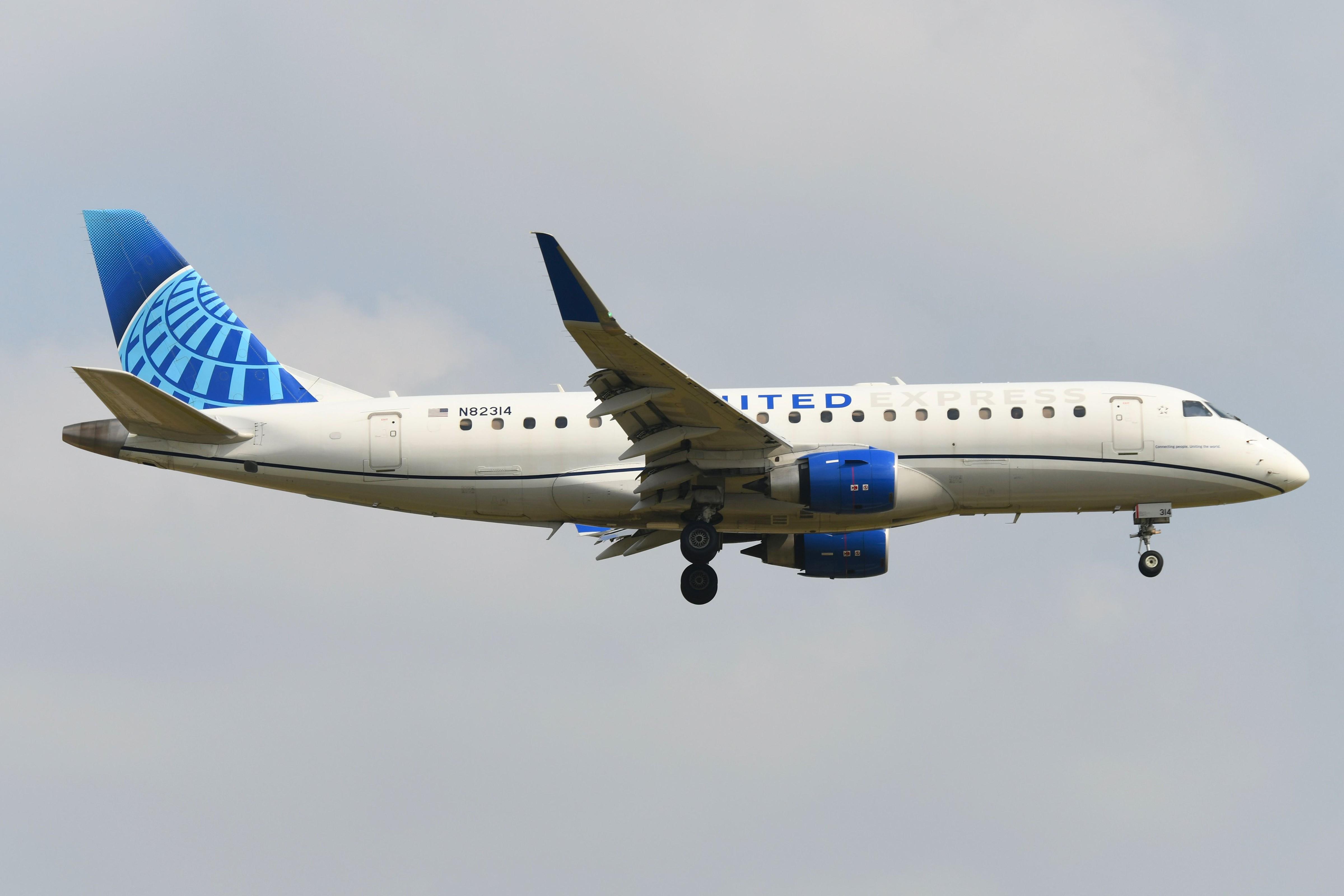 N82314 @ KMKE - Arrival of United Express ERJ175 - by FerryPNL