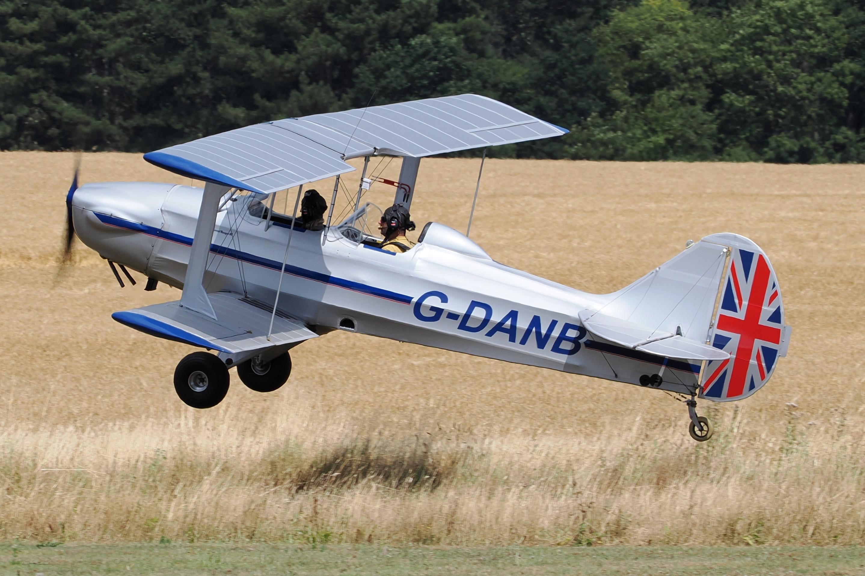 Aircraft G-DANB, Departing from Cromer, Northrepps., at X3CX, photo by Garam Reeve