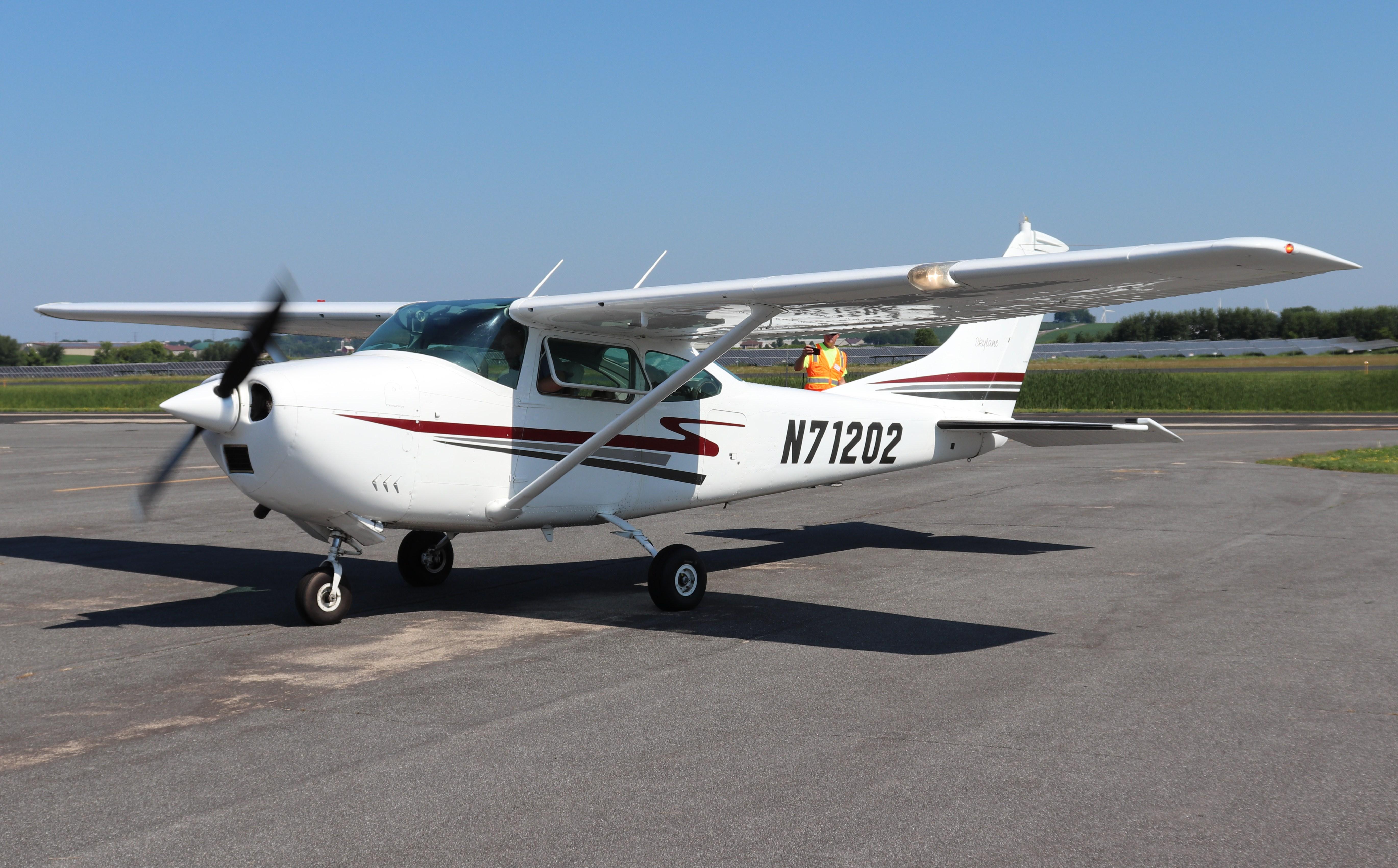 N71202 @ C29 - Cessna 182M - by MarkPasqualino