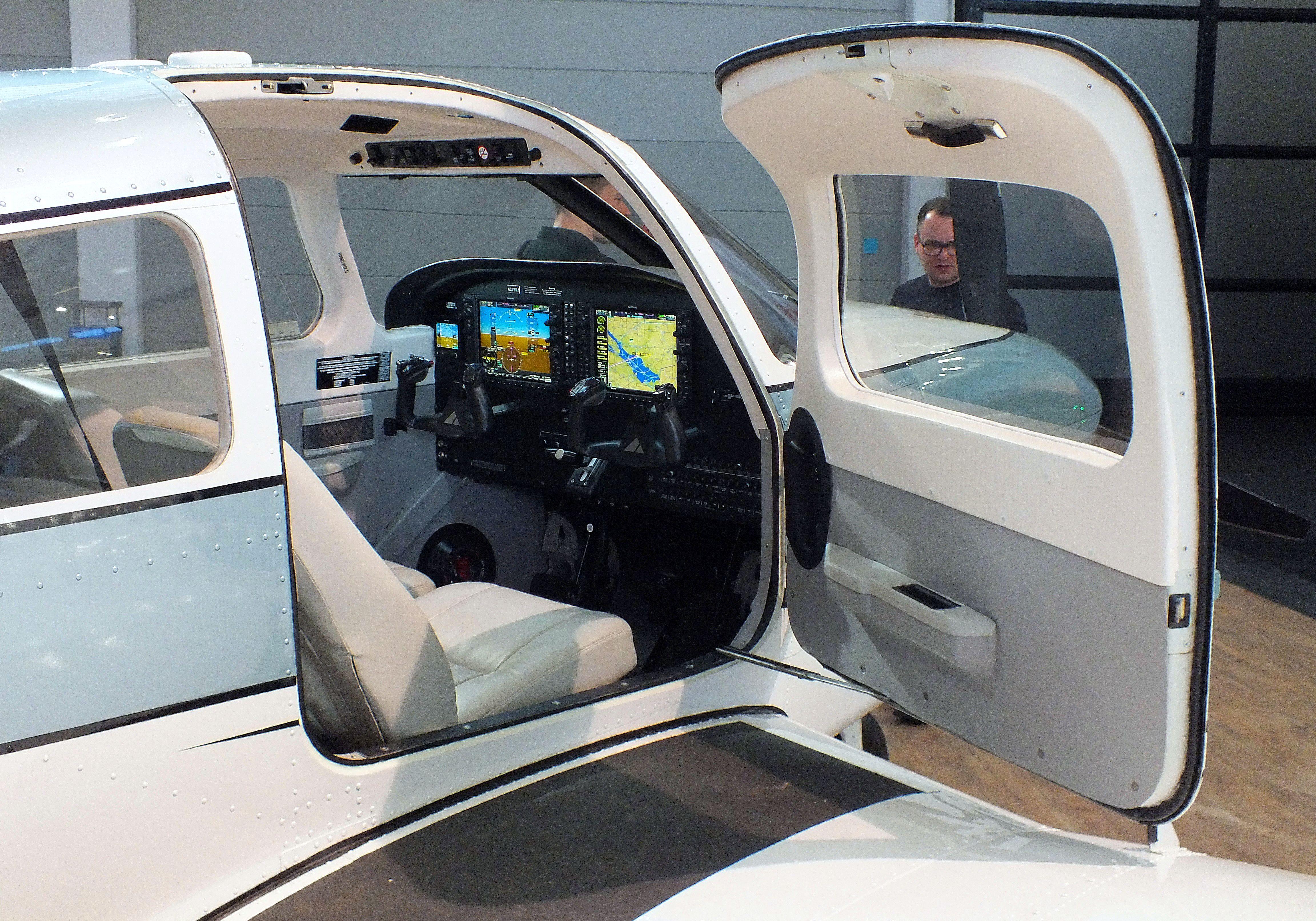N225SJ photo, click to enlarge