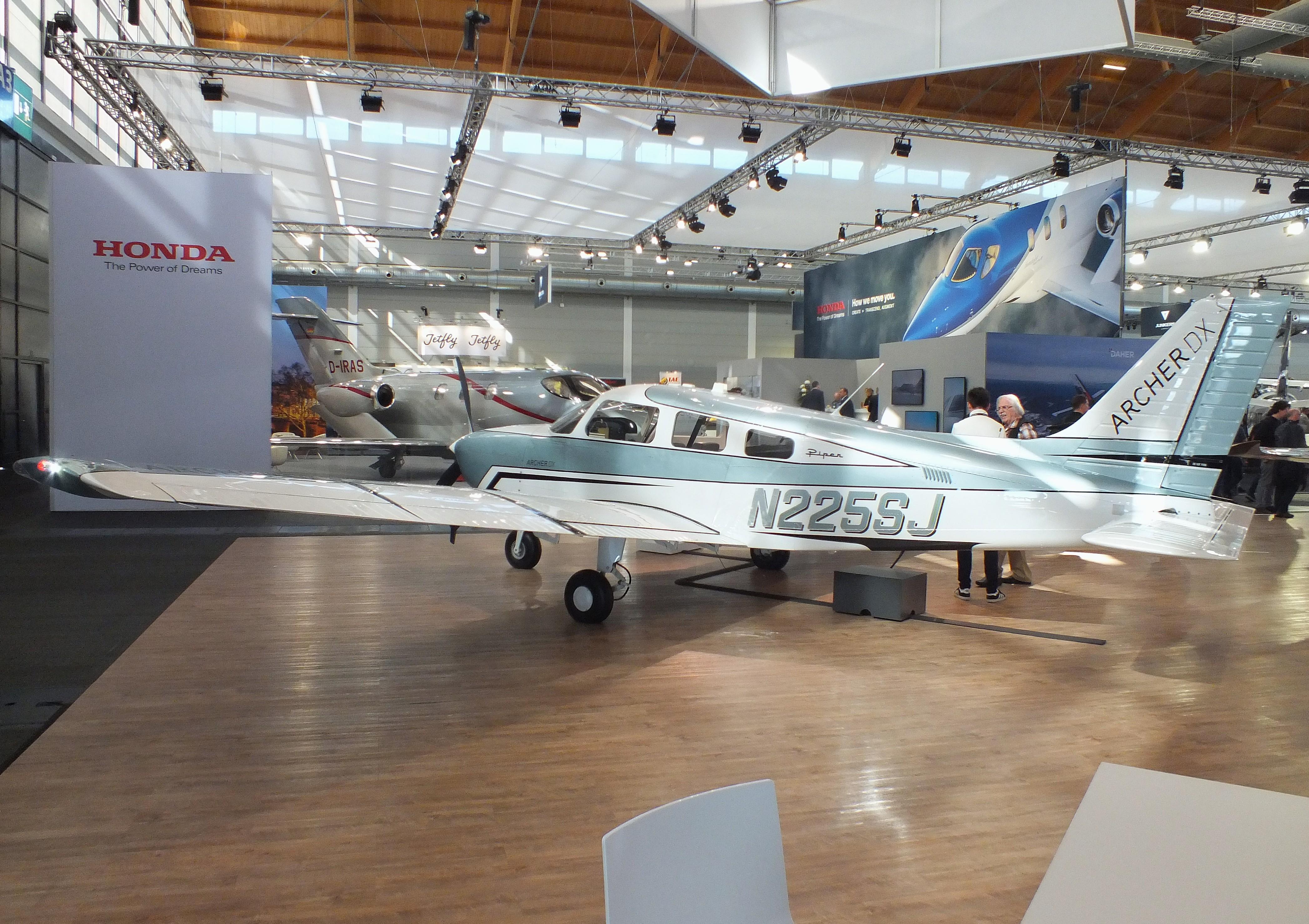 N225SJ photo, click to enlarge