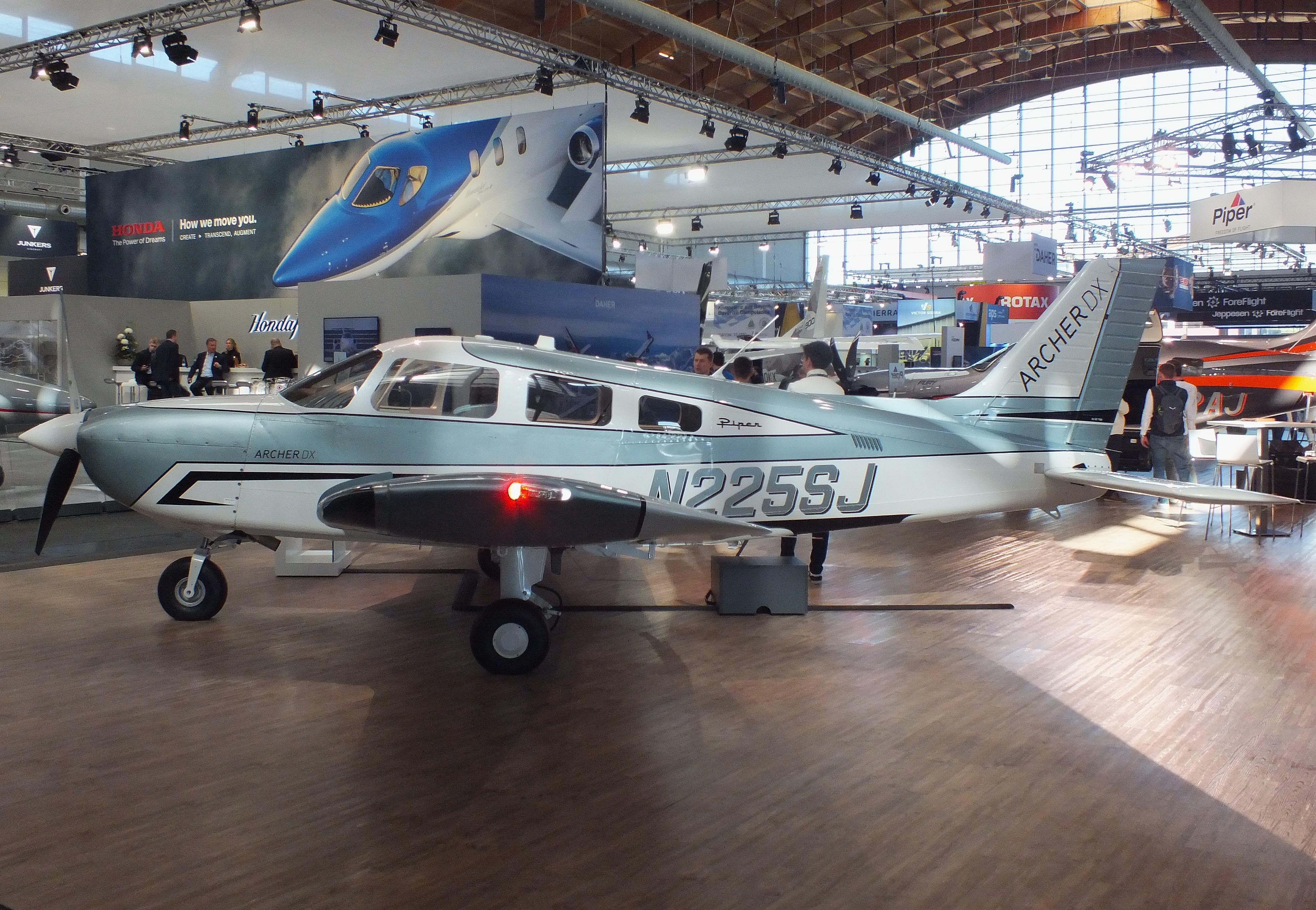 N225SJ photo, click to enlarge
