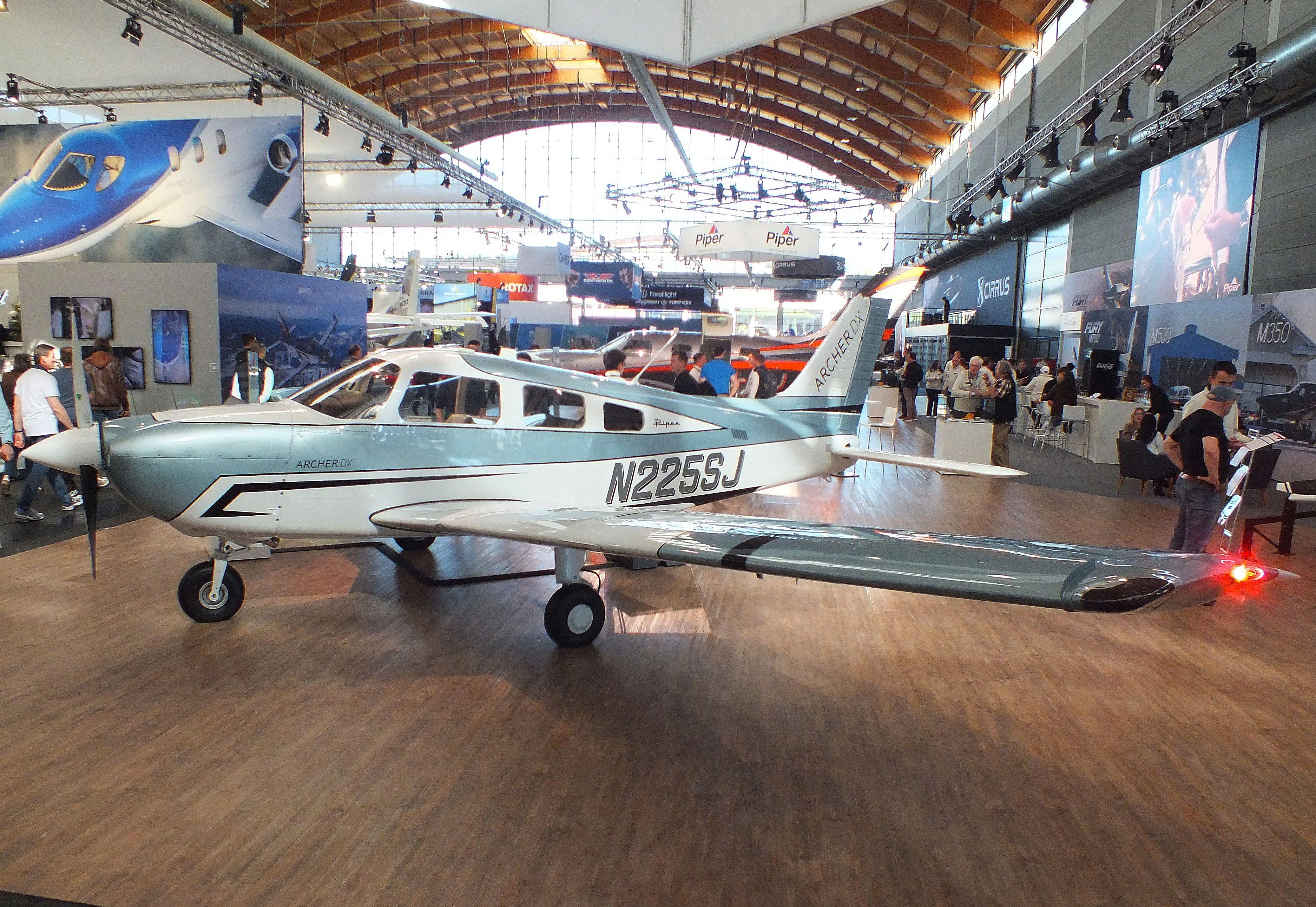 N225SJ photo, click to enlarge