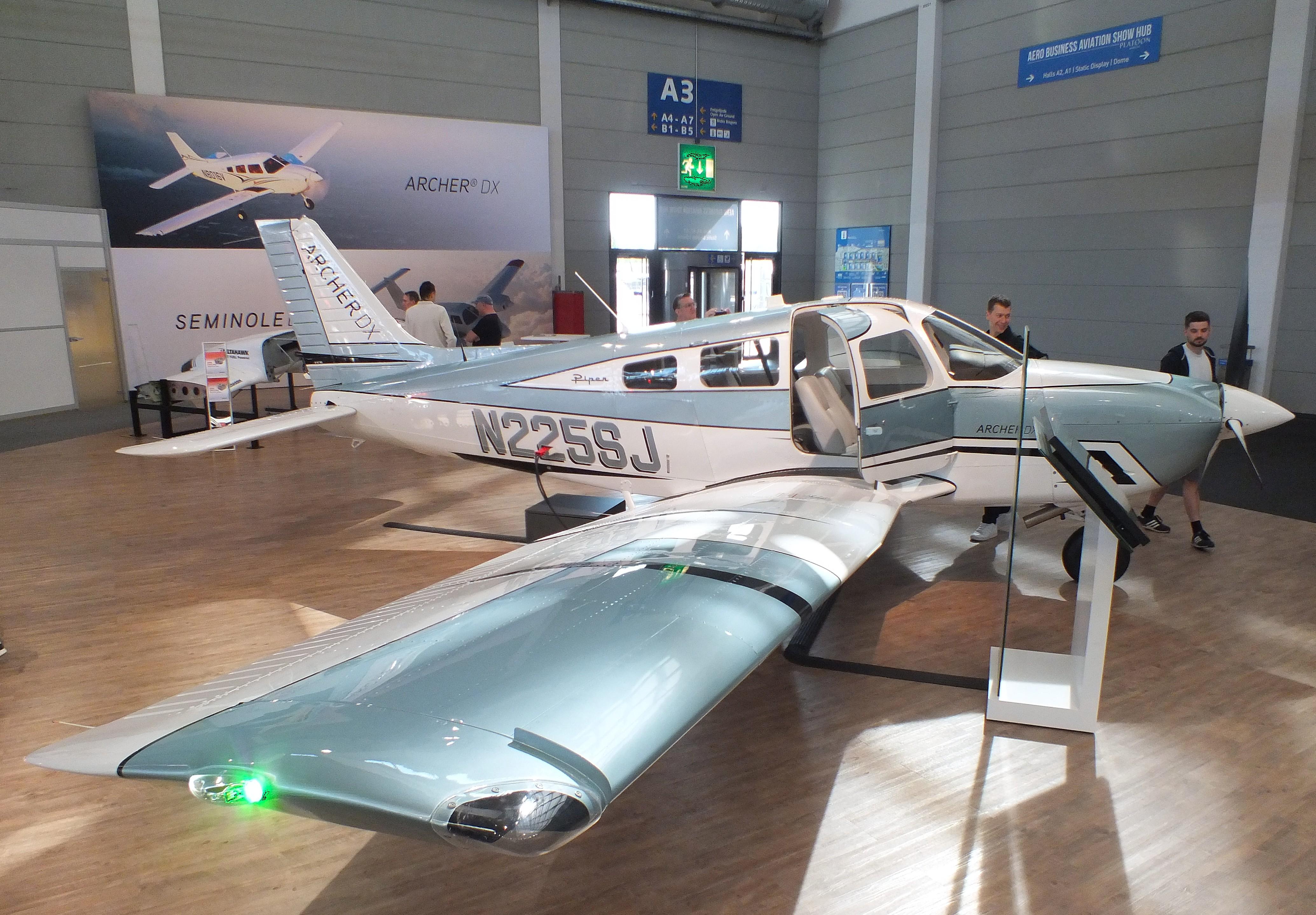 N225SJ photo, click to enlarge