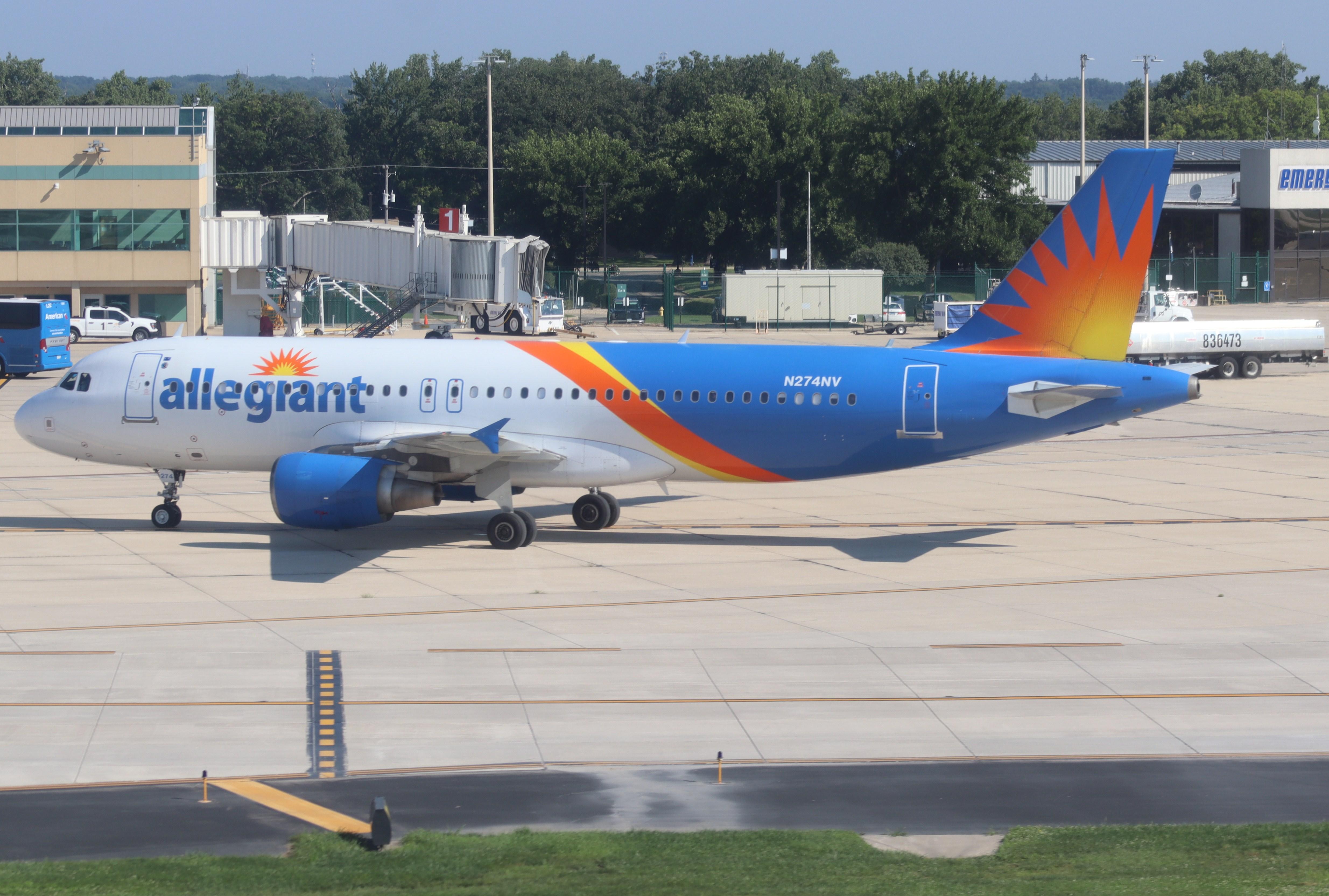 Aircraft N274NV, Airbus A320-216, at KRFD, photo by MarkPasqualino