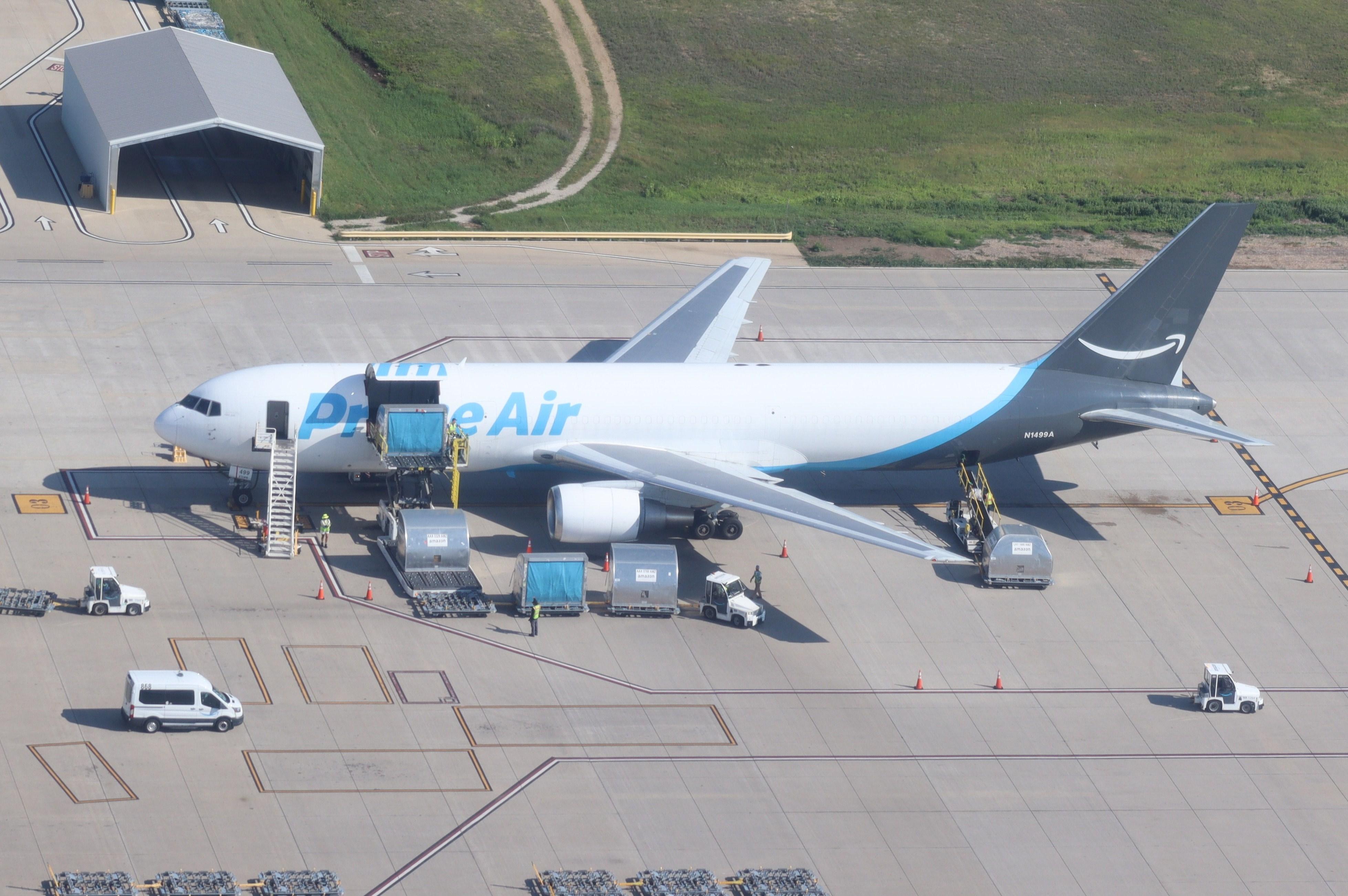 Aircraft N1499A, Boeing 767-328/ER, at KRFD, photo by MarkPasqualino