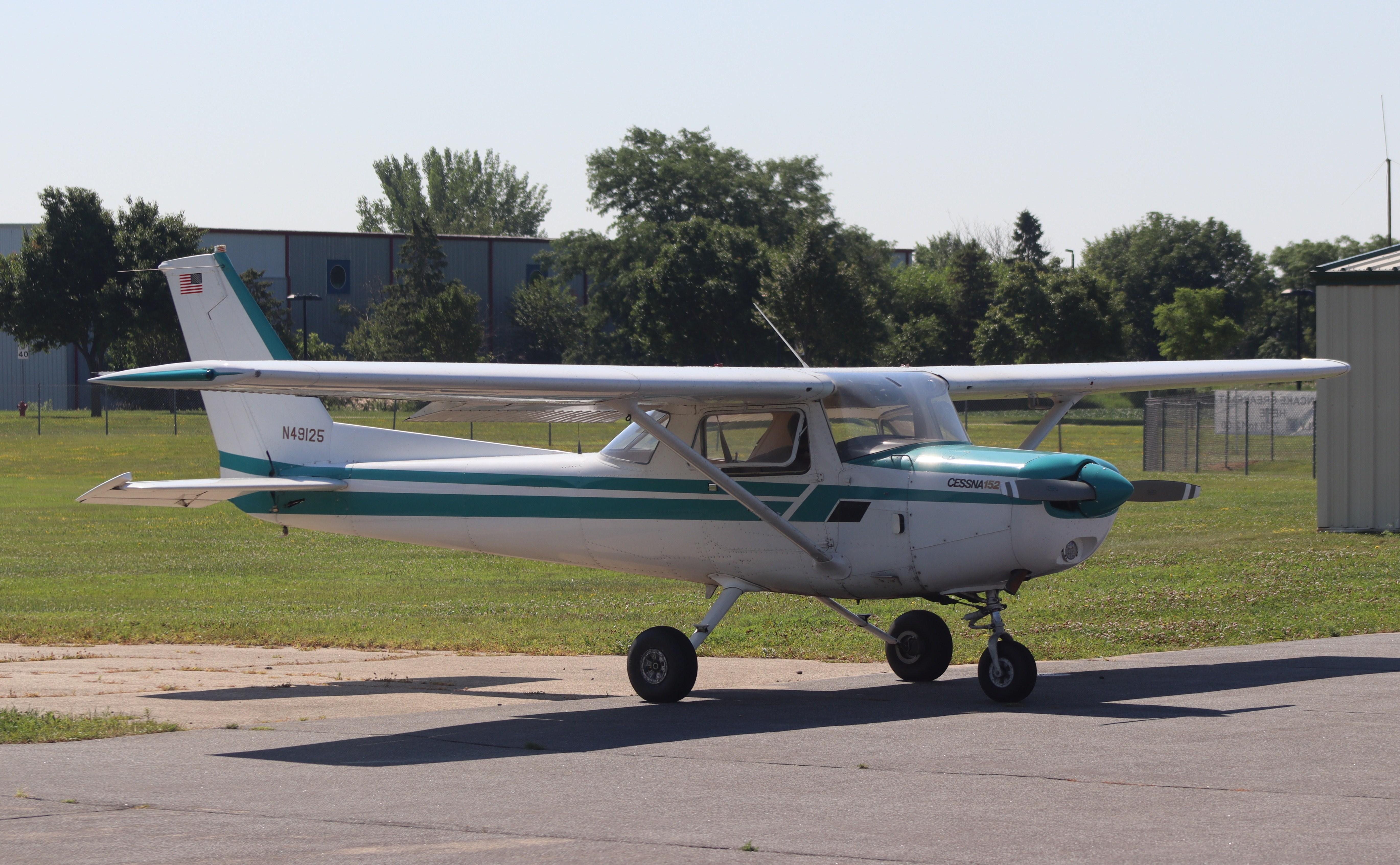 Aircraft N49125, Cessna 152, at C29, photo by MarkPasqualino
