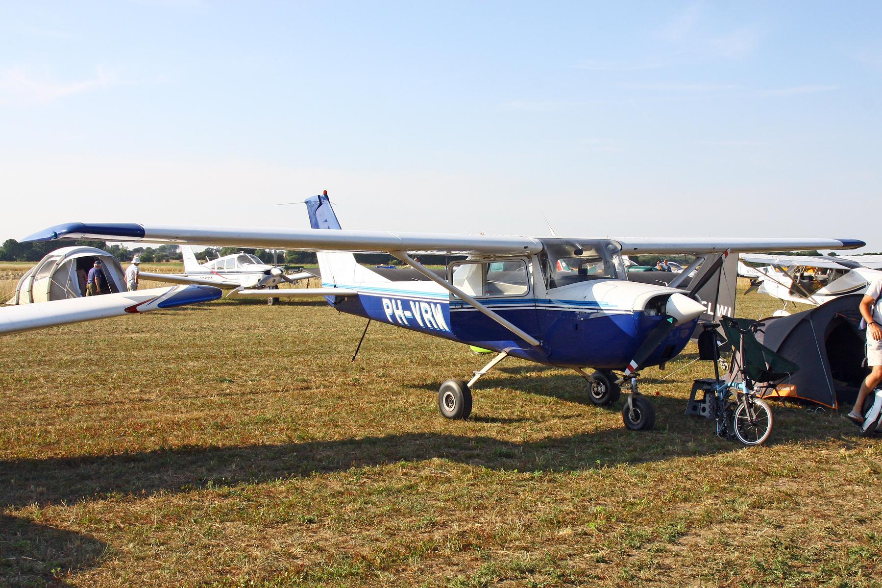 PH-VRW photo, click to enlarge