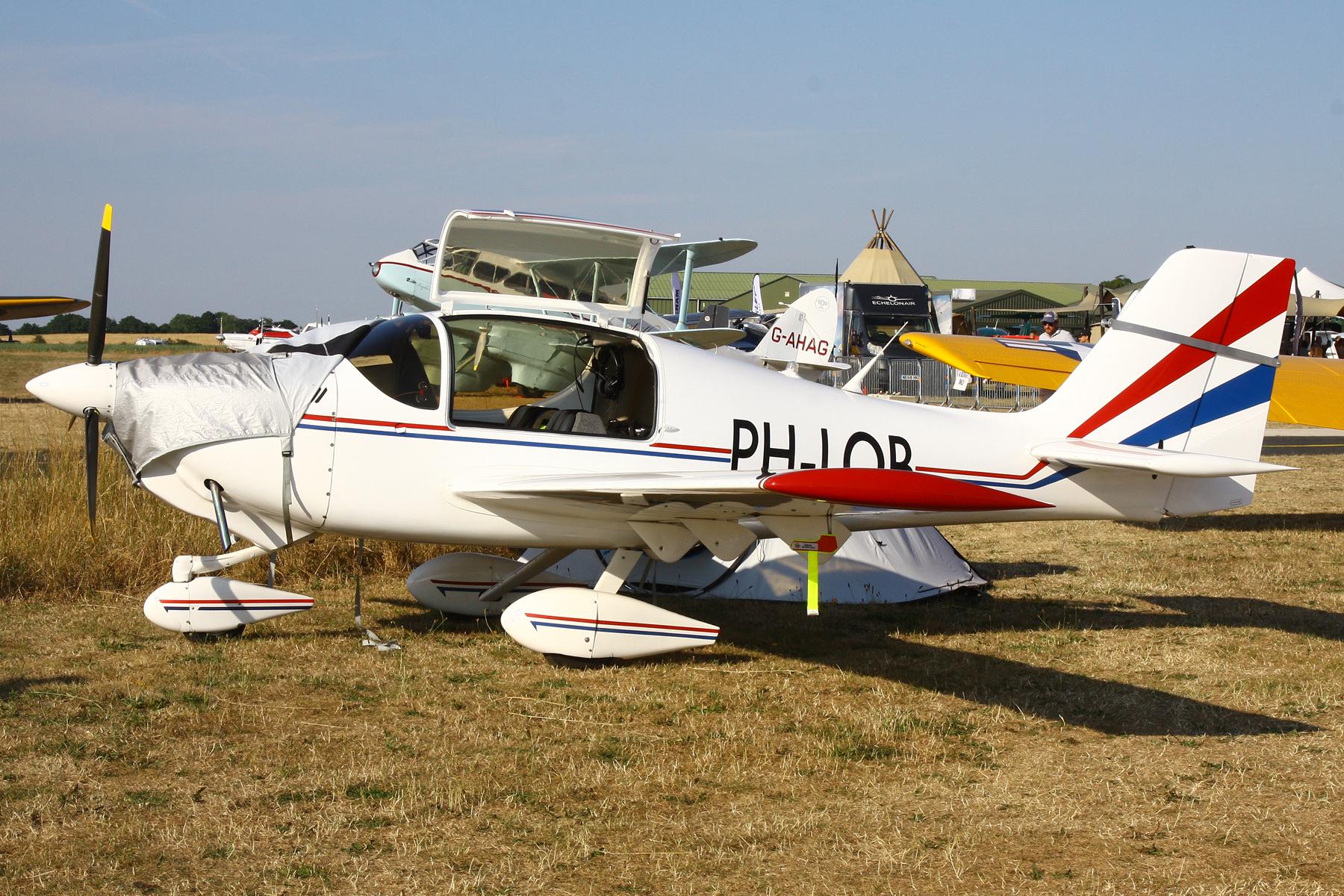 PH-LOB photo, click to enlarge