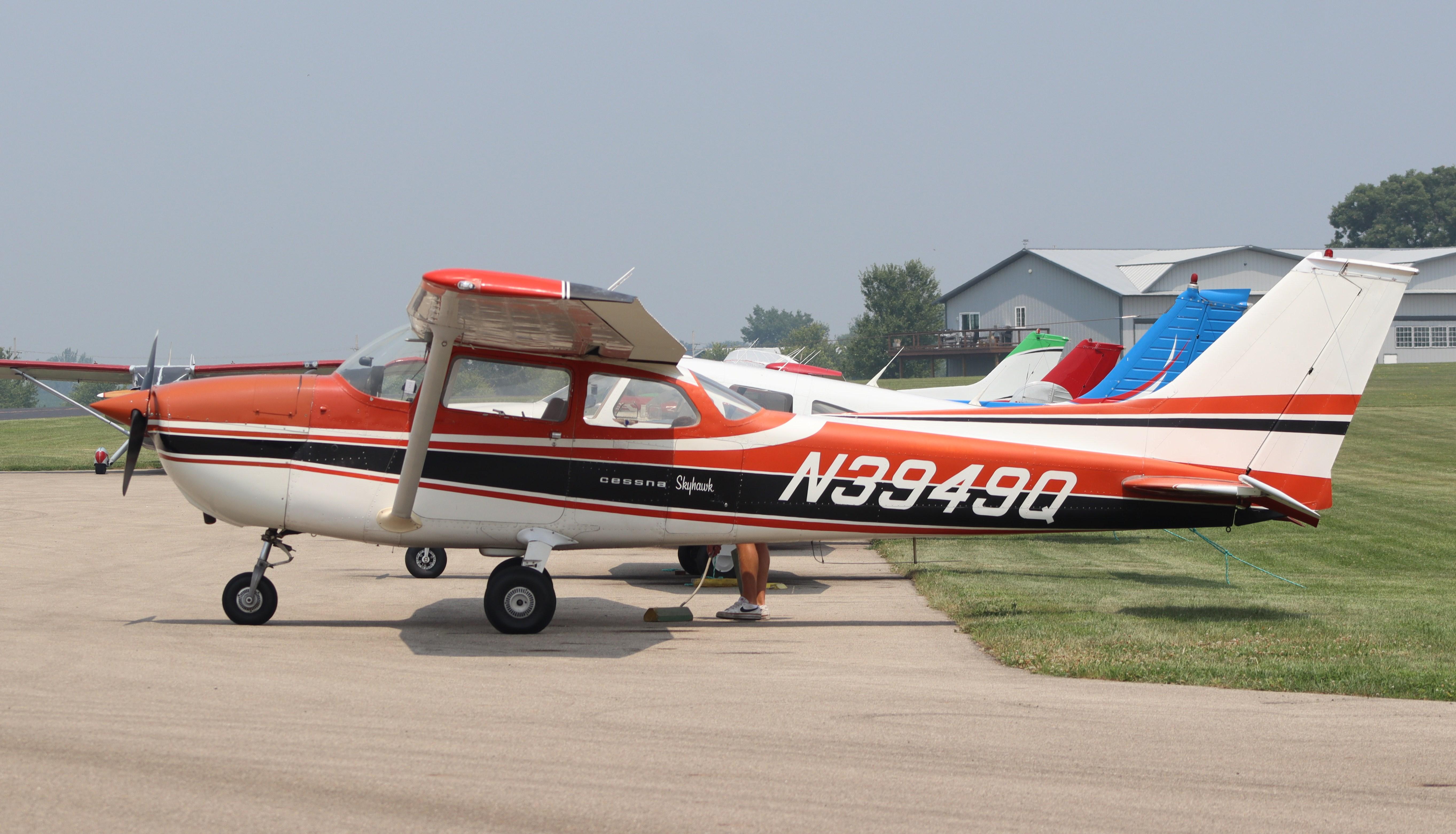 Aircraft N3949Q, Cessna 172L, at C77, photo by MarkPasqualino
