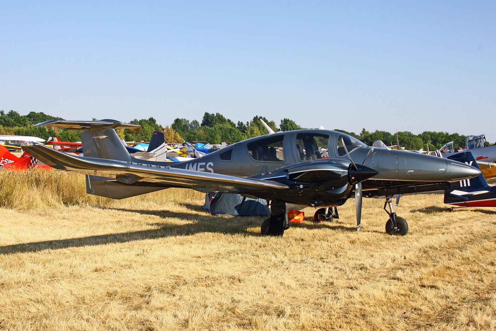 G-JMES photo, click to enlarge
