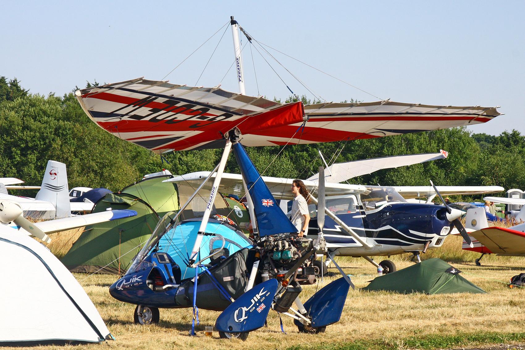 G-CDEW photo, click to enlarge