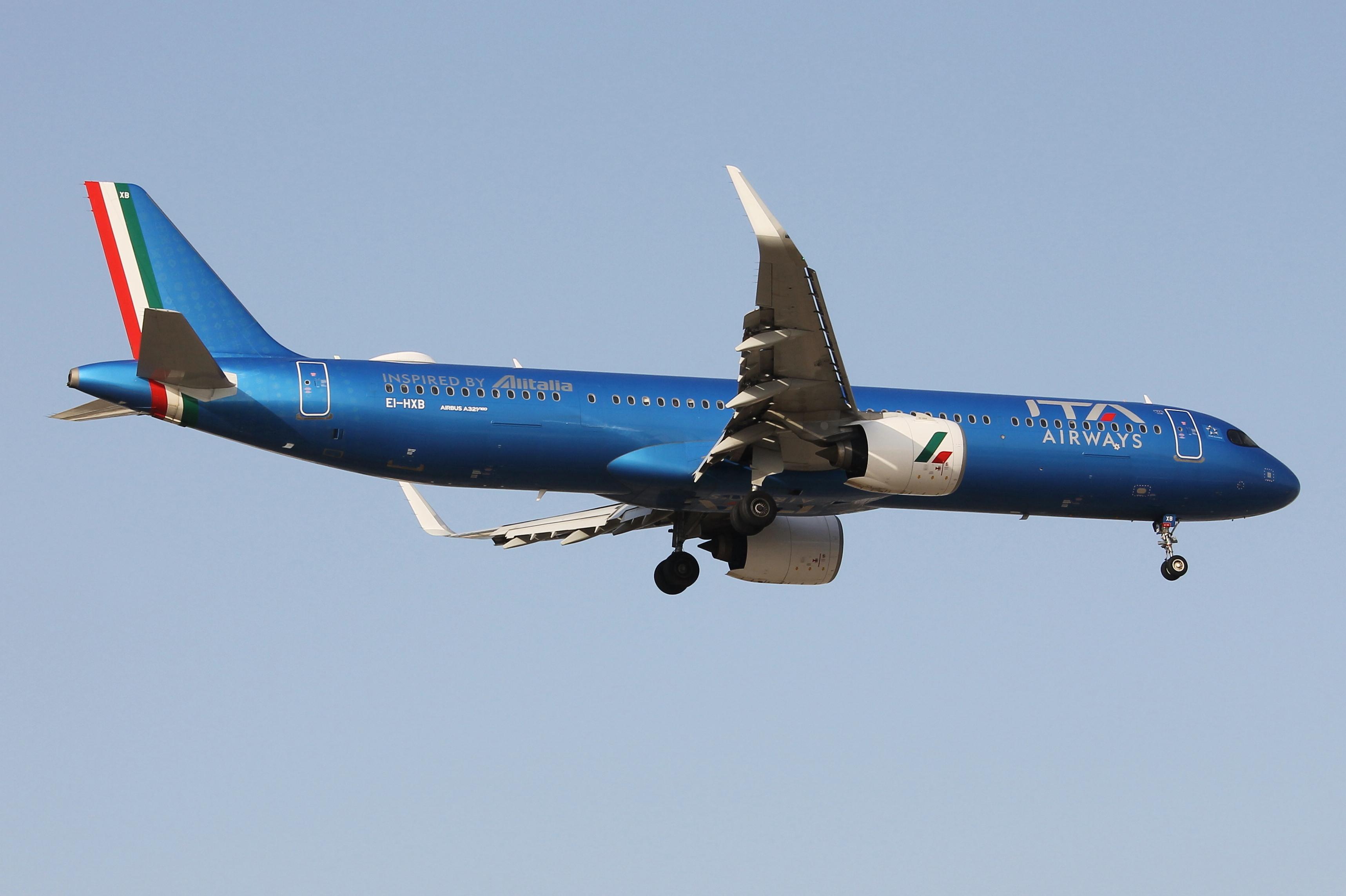 EI-HXB photo, click to enlarge