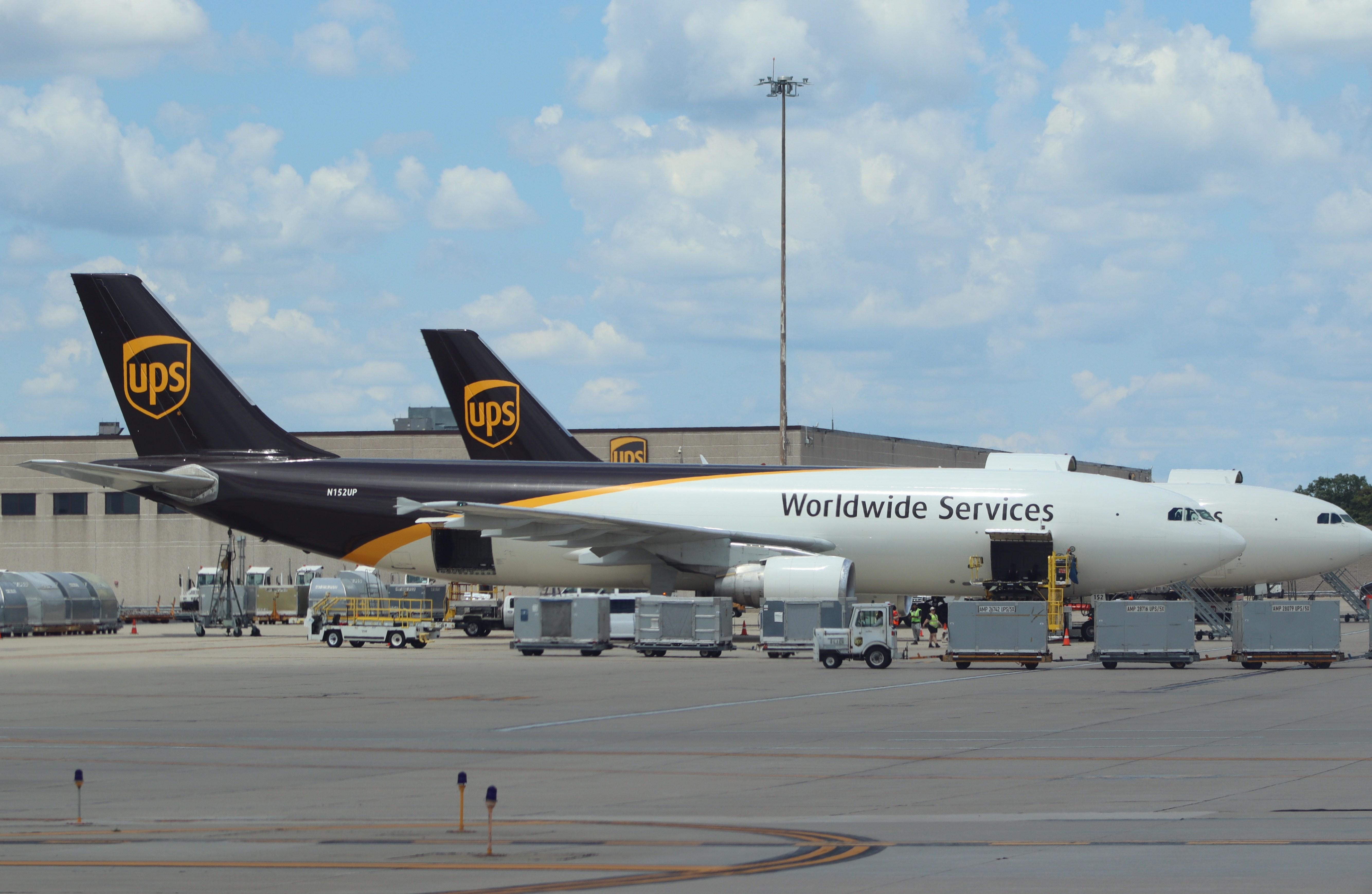 Aircraft N152UP, Airbus A300F4-622R, at KRFD, photo by MarkPasqualino