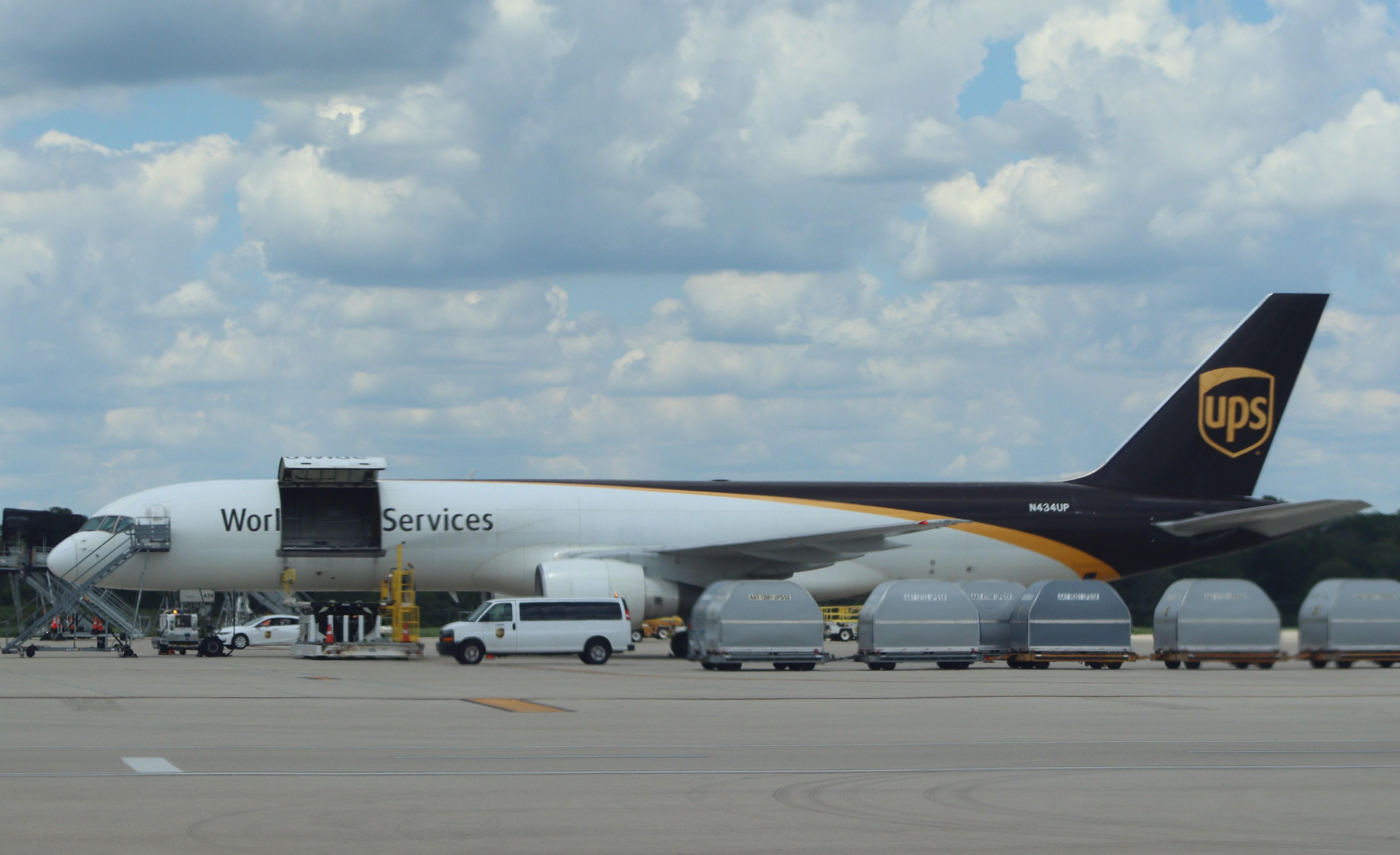 Aircraft N434UP, Boeing 757-24APF, at KRFD, photo by MarkPasqualino