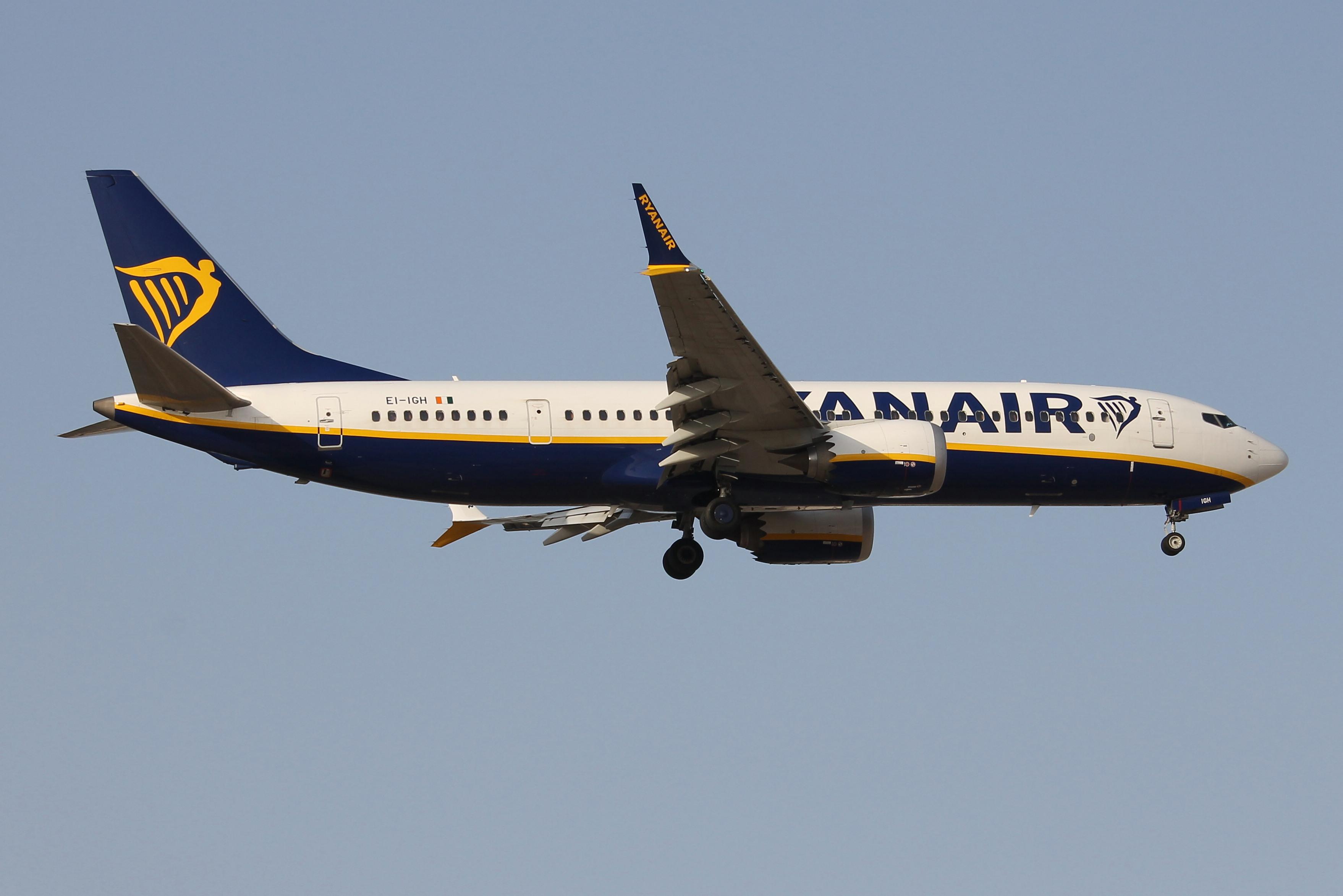 EI-IGH photo, click to enlarge